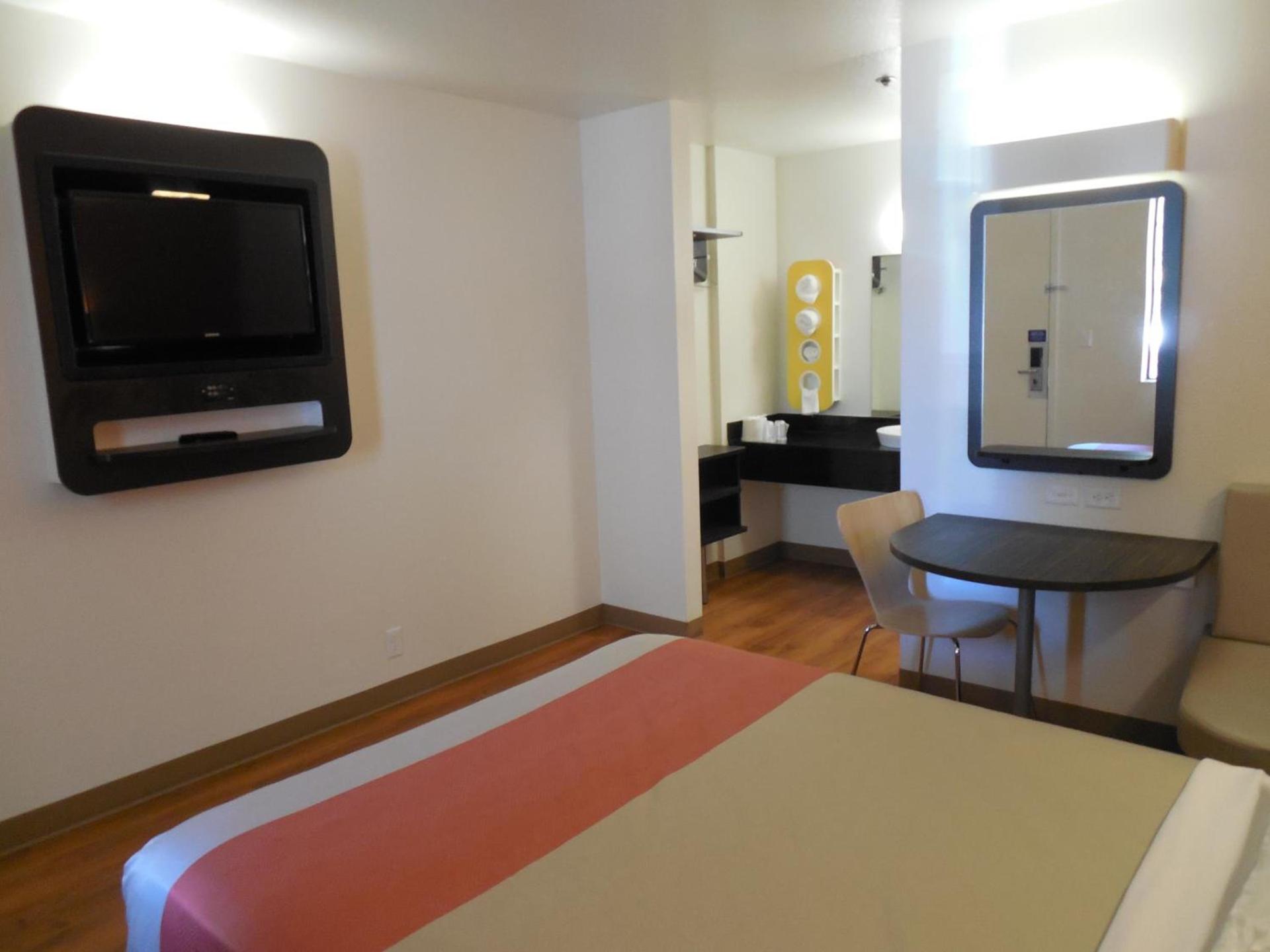 Motel 6-Temecula, CA - Historic Old Town photo 41