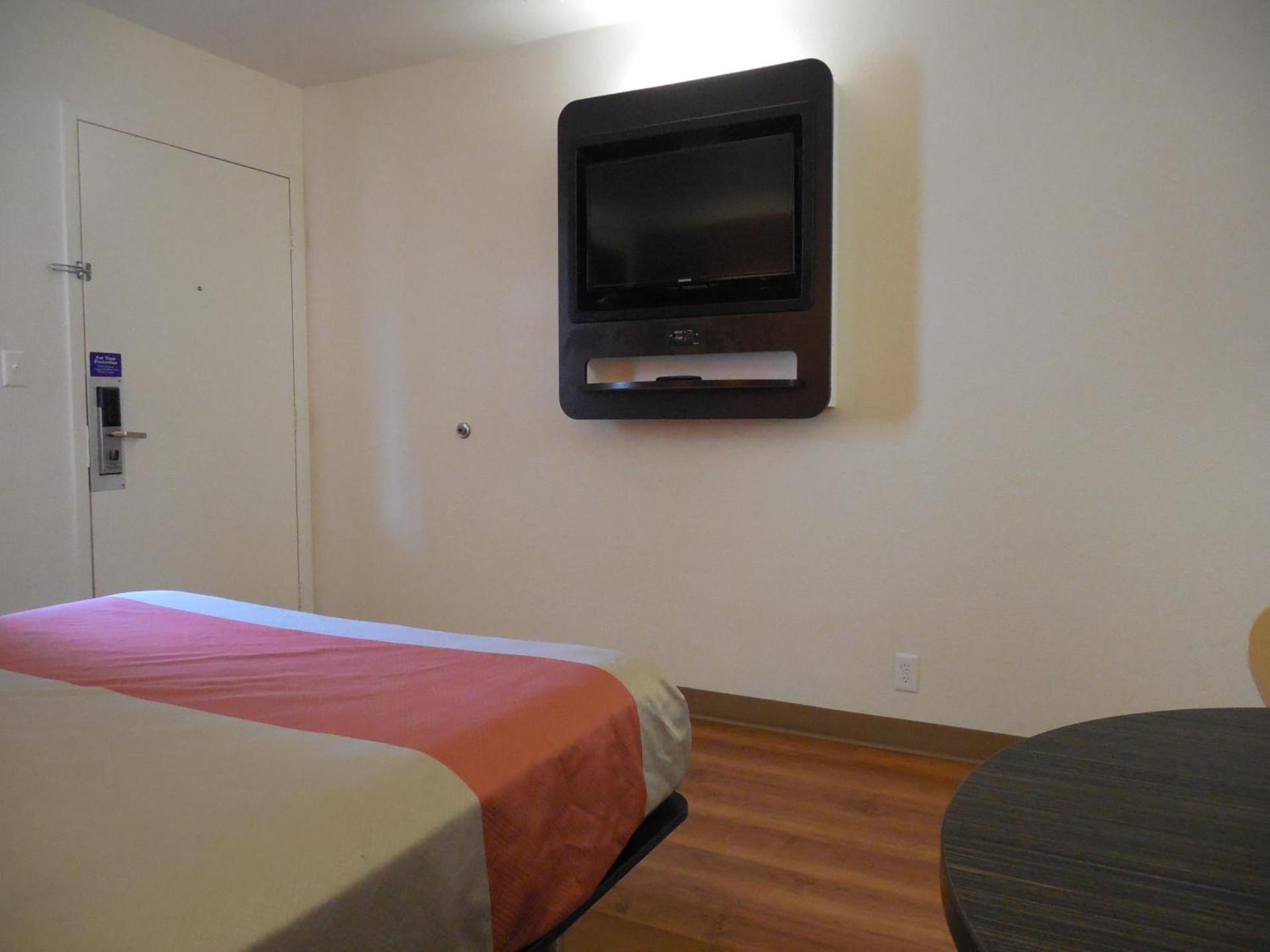 Motel 6-Temecula, CA - Historic Old Town photo 45