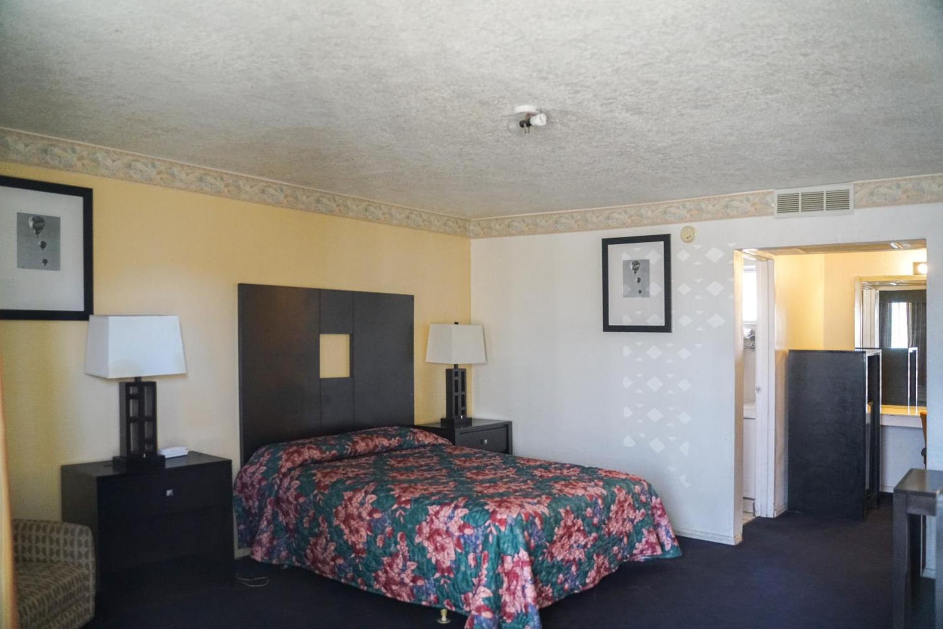 Downtown Inn photo 32