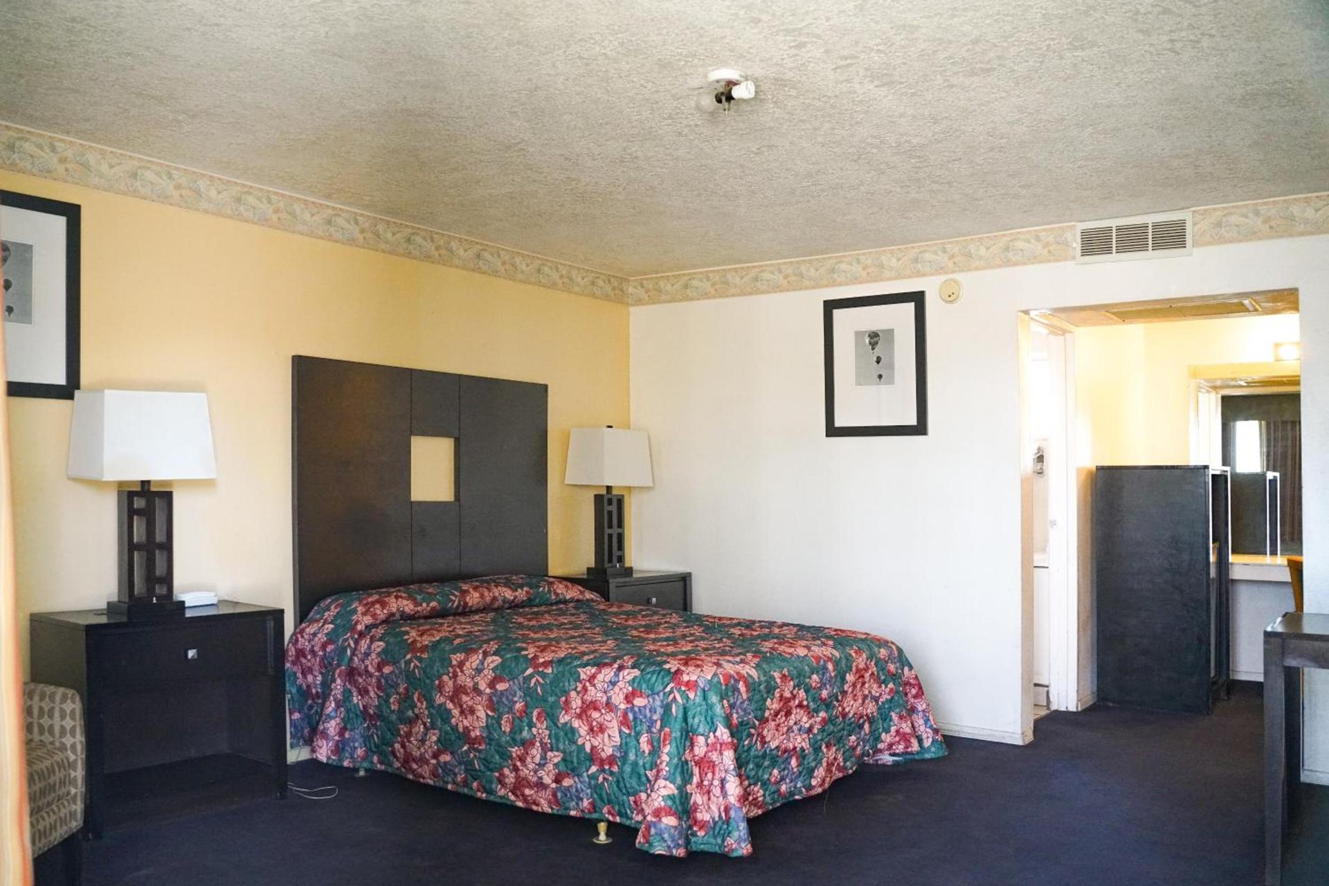 Downtown Inn photo 33