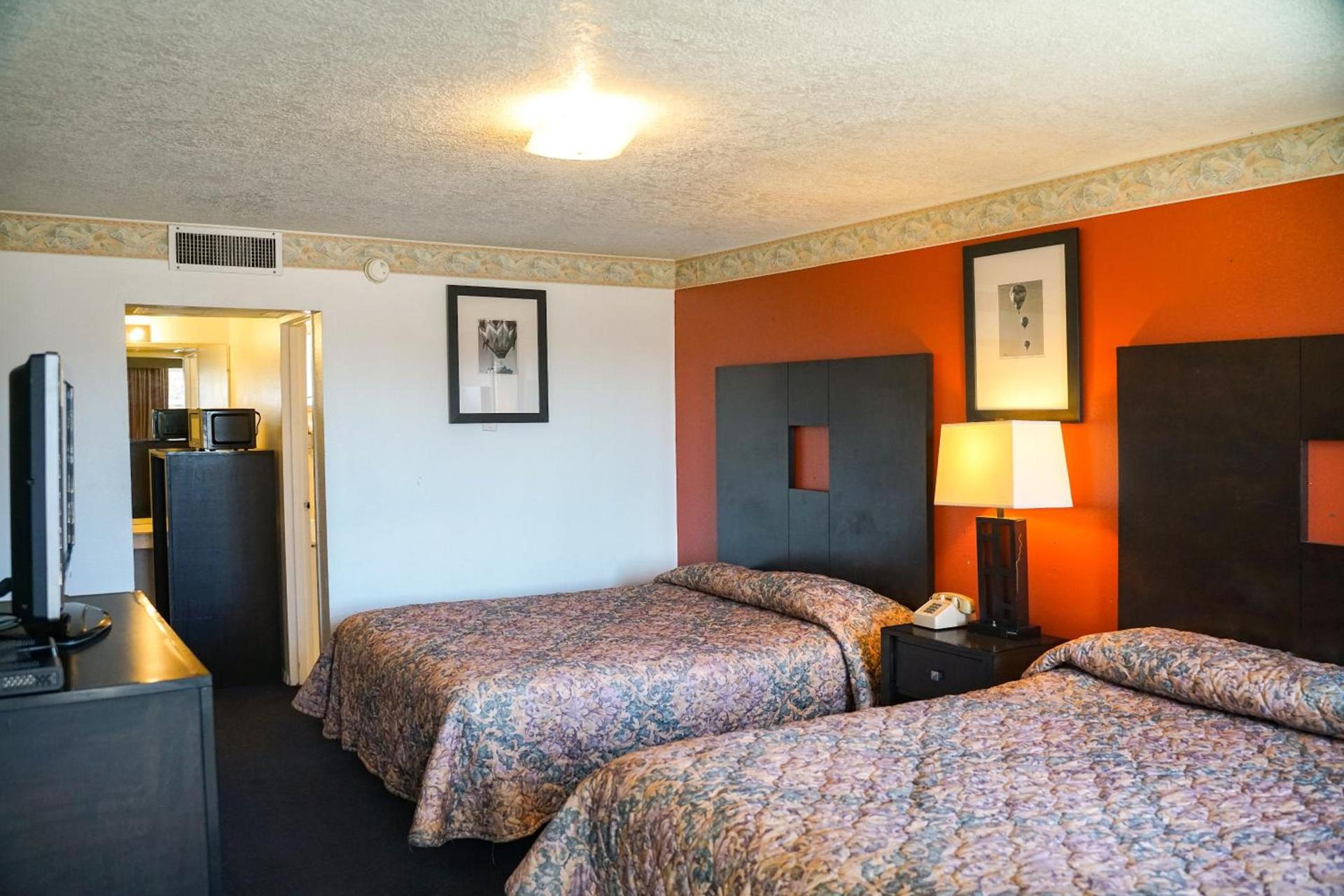 Downtown Inn photo 2