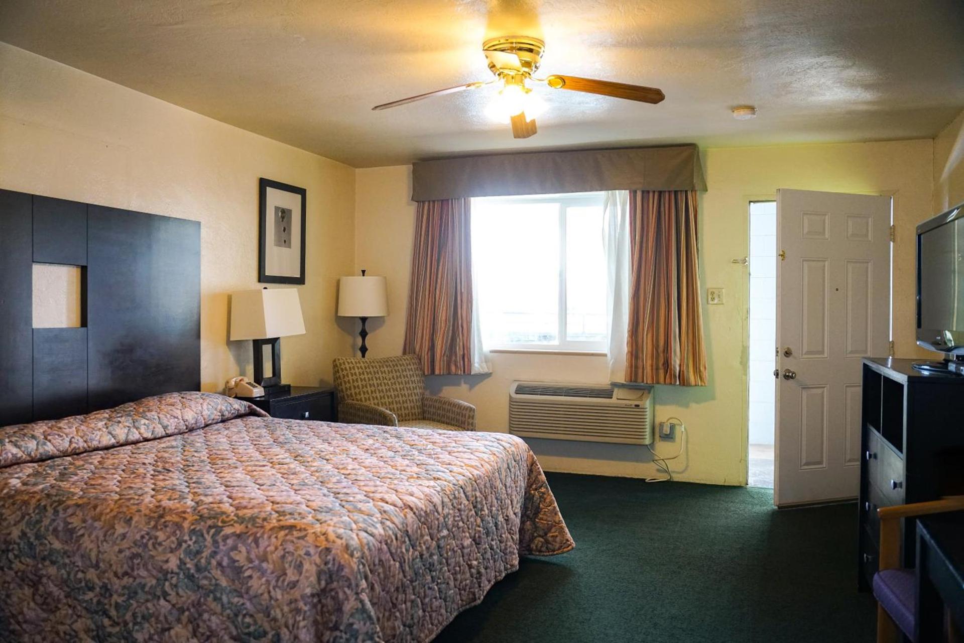 Downtown Inn photo 38