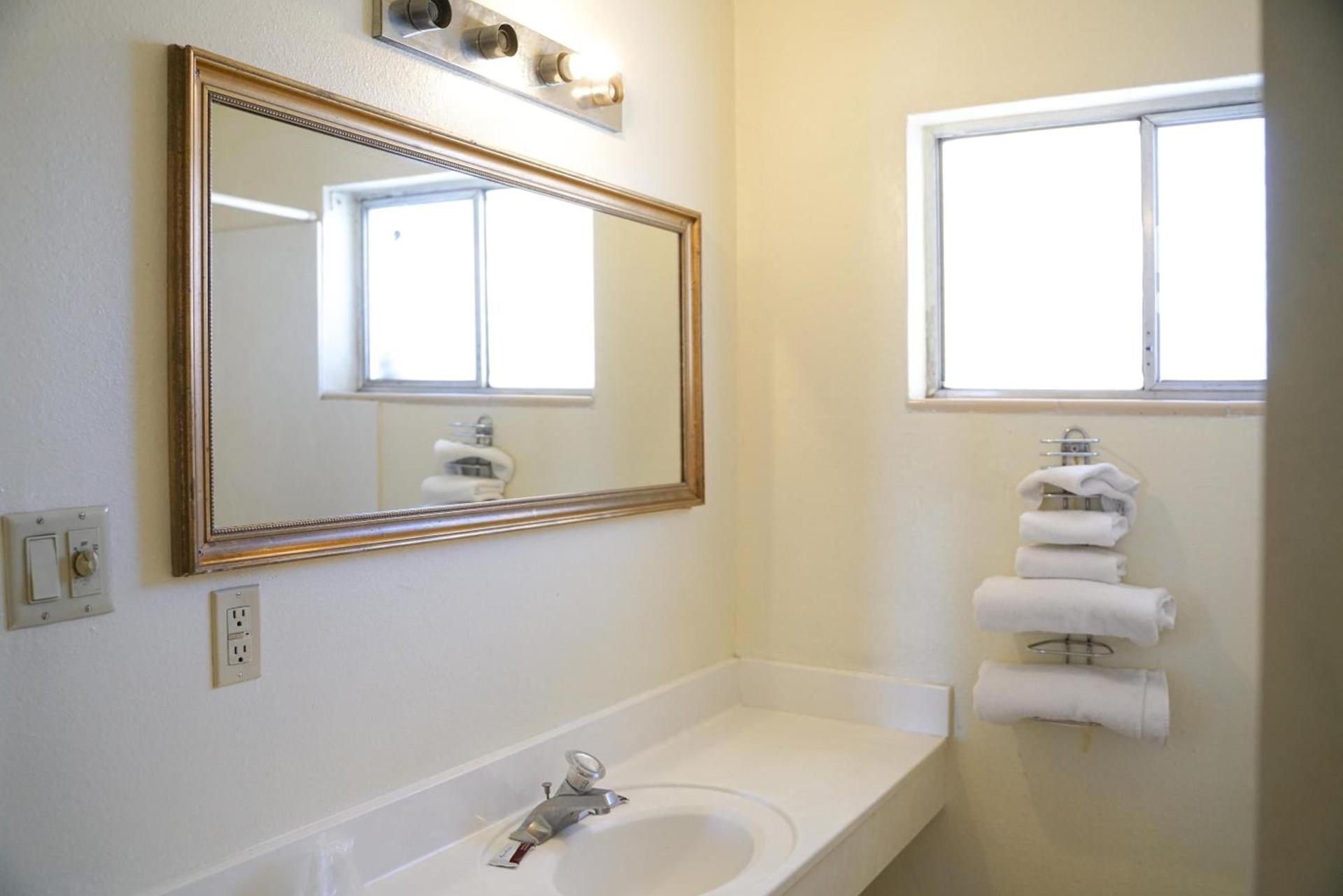 Downtown Inn photo 59