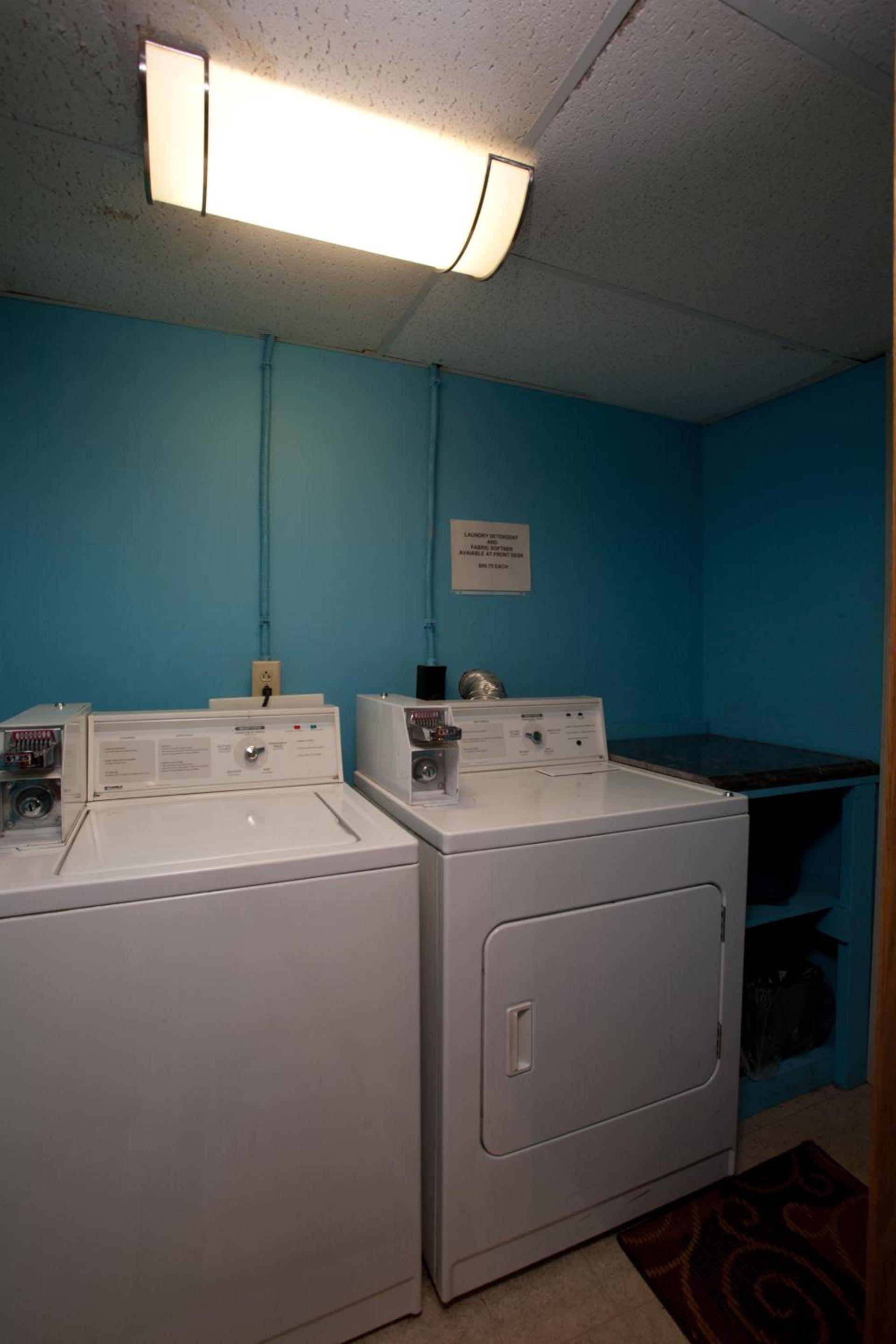 Super 8 by Wyndham Jacksonville photo 7