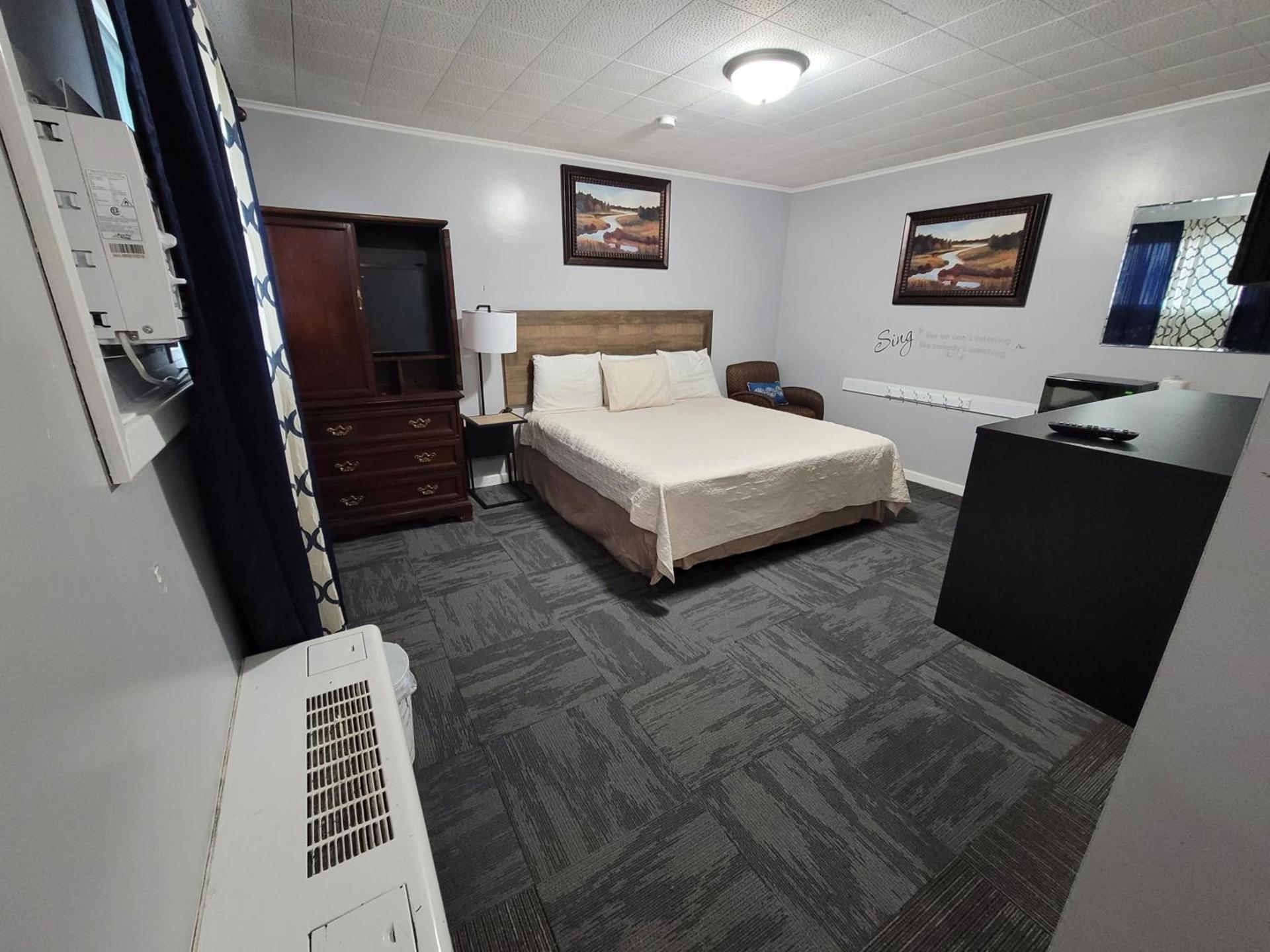 Fiesta City Motel photo 46