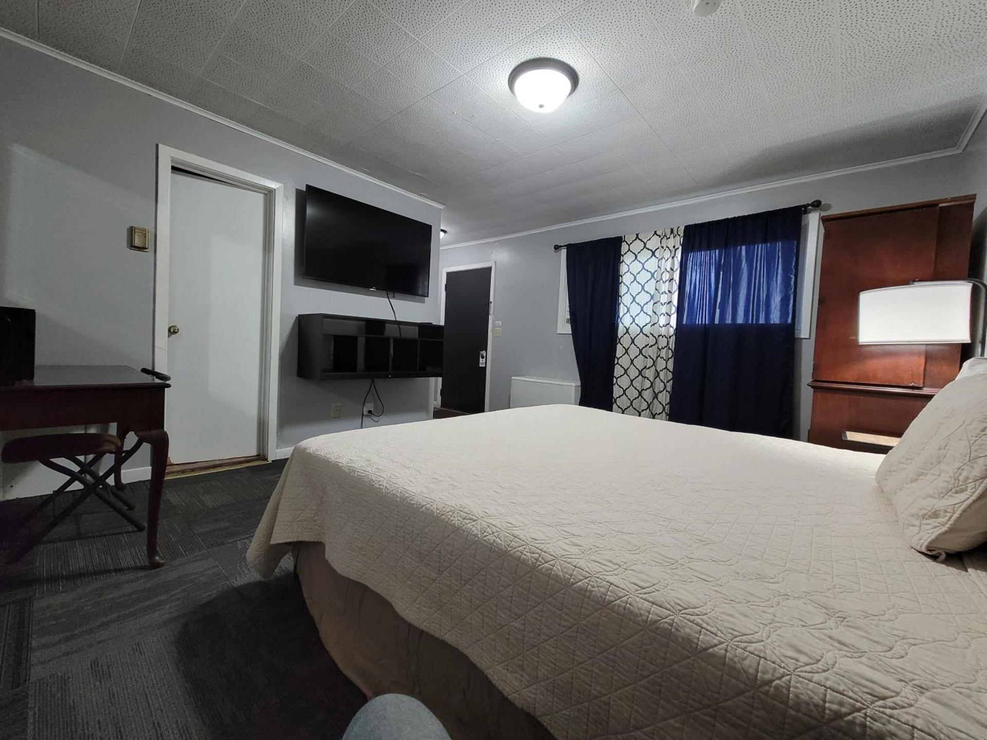 Fiesta City Motel photo 44