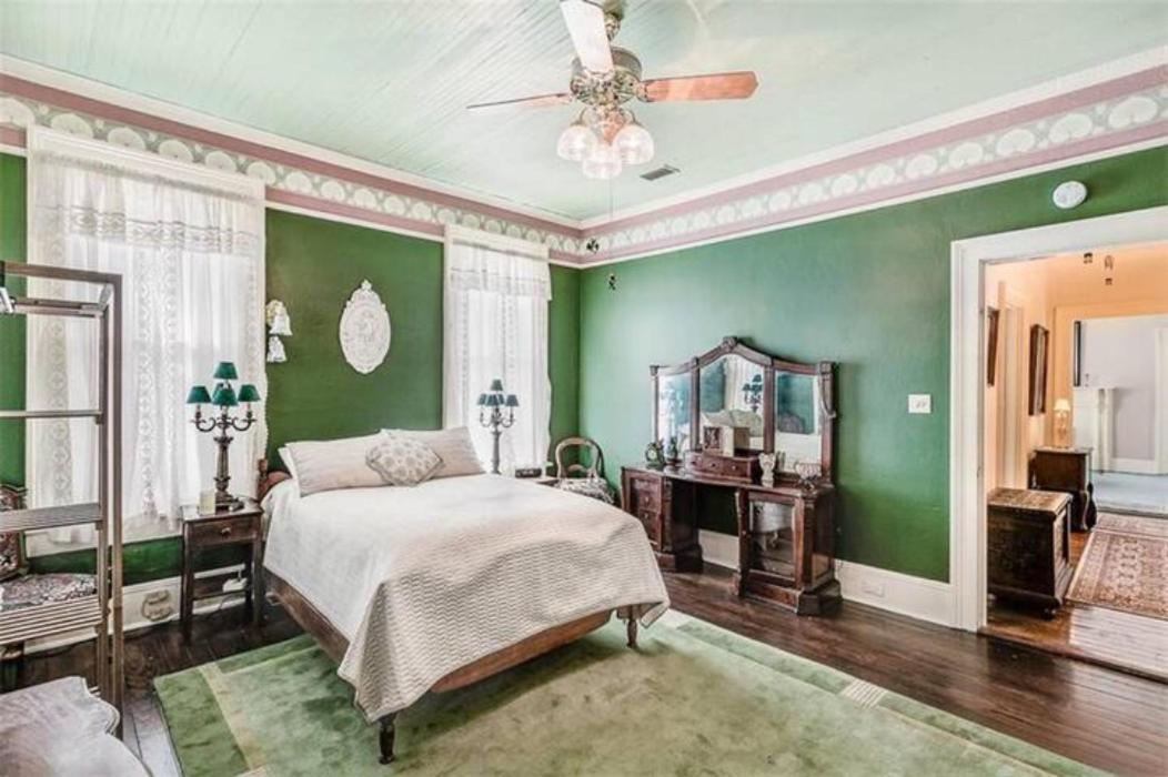 McKean Manor photo 16