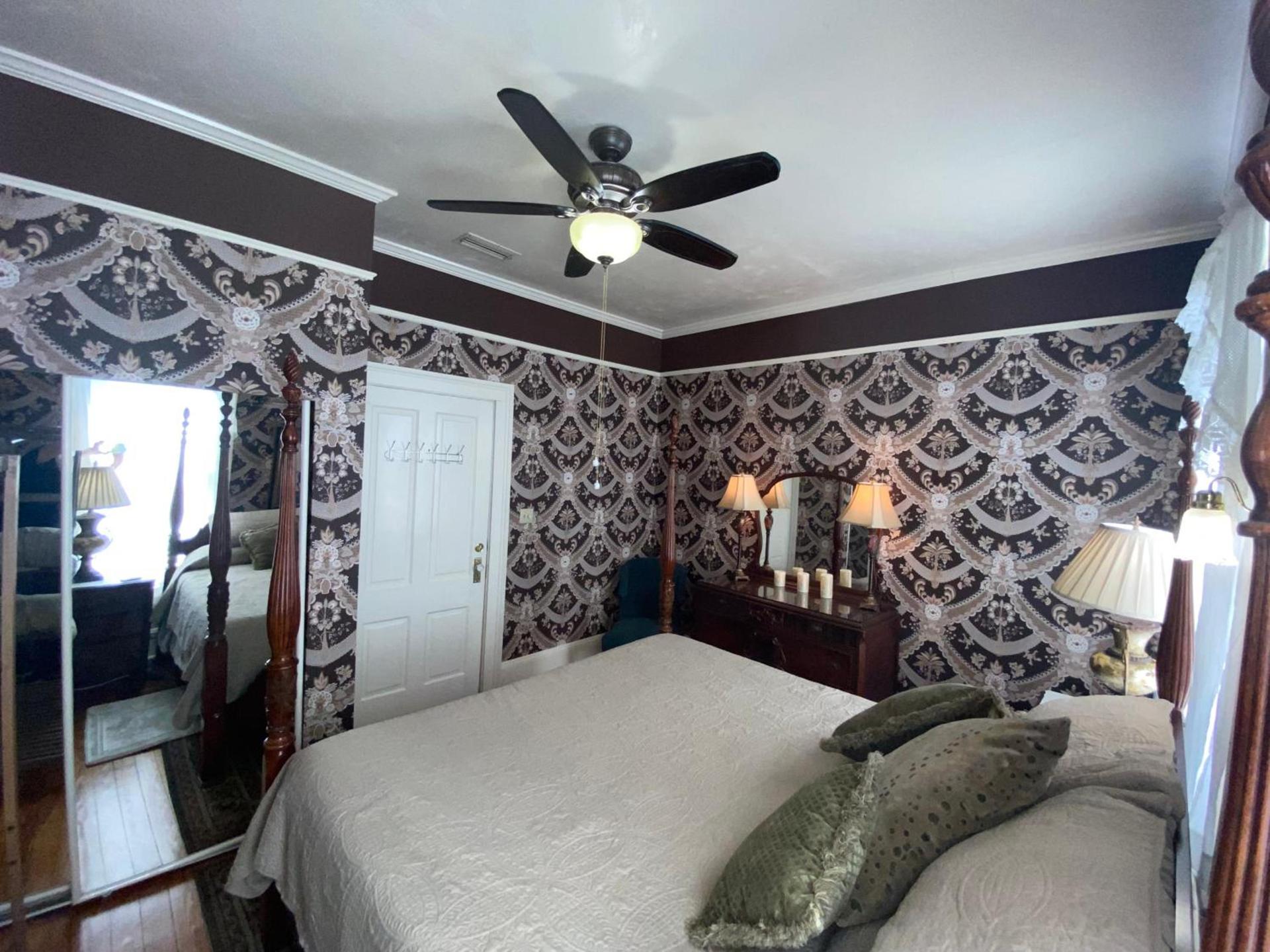 McKean Manor photo 32