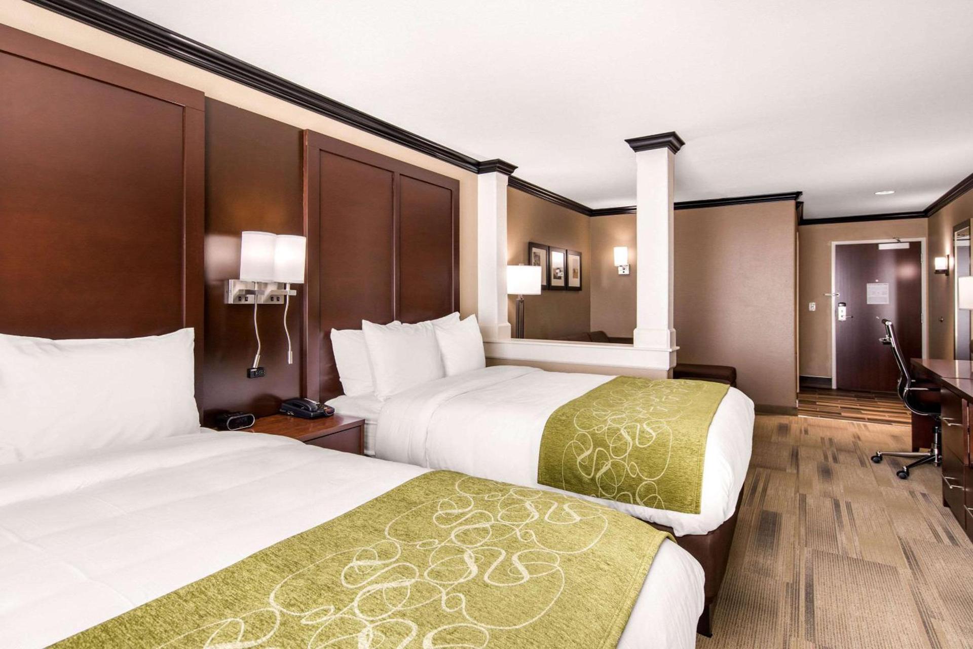 Comfort Suites Liberal North photo 7
