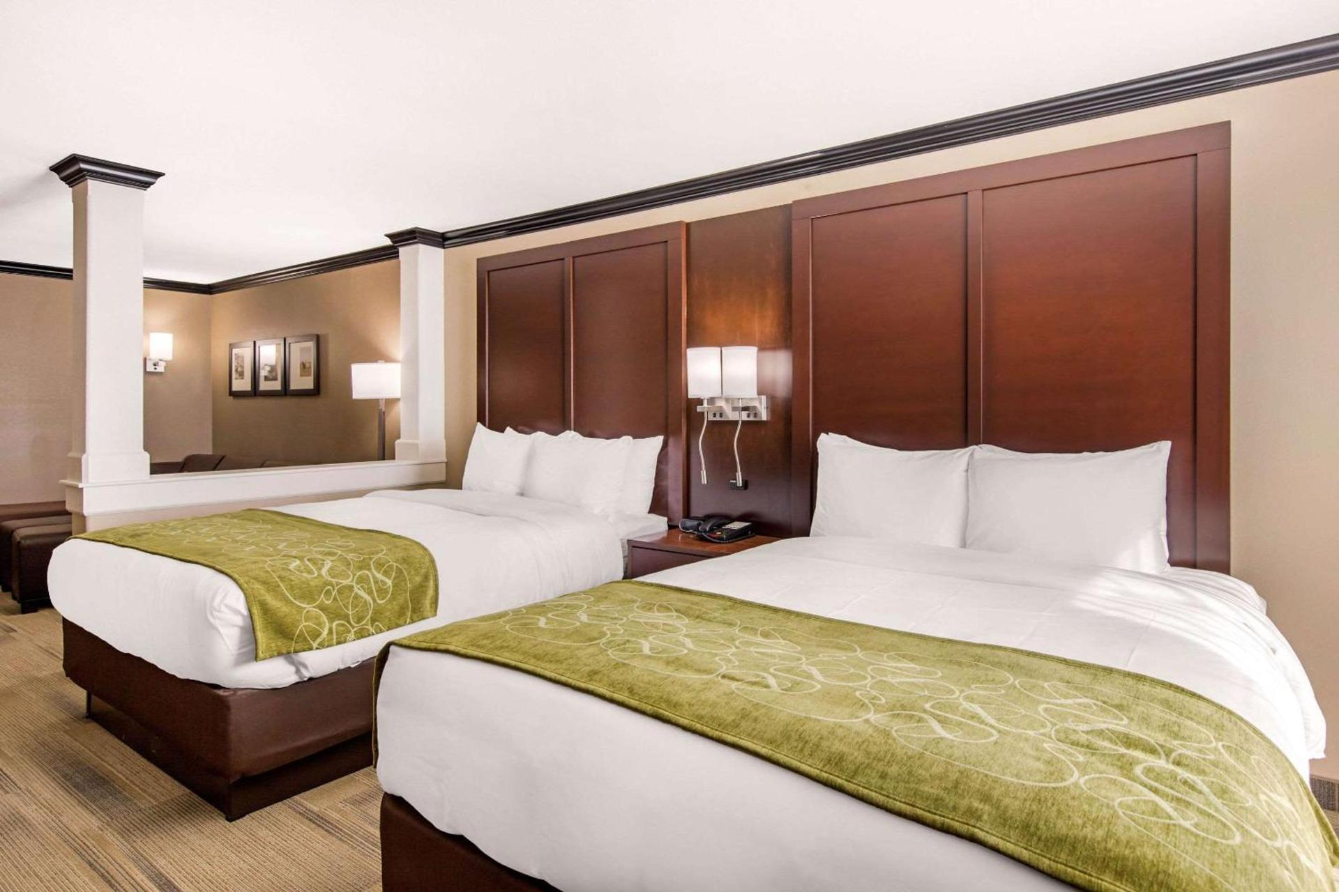 Comfort Suites Liberal North photo 20
