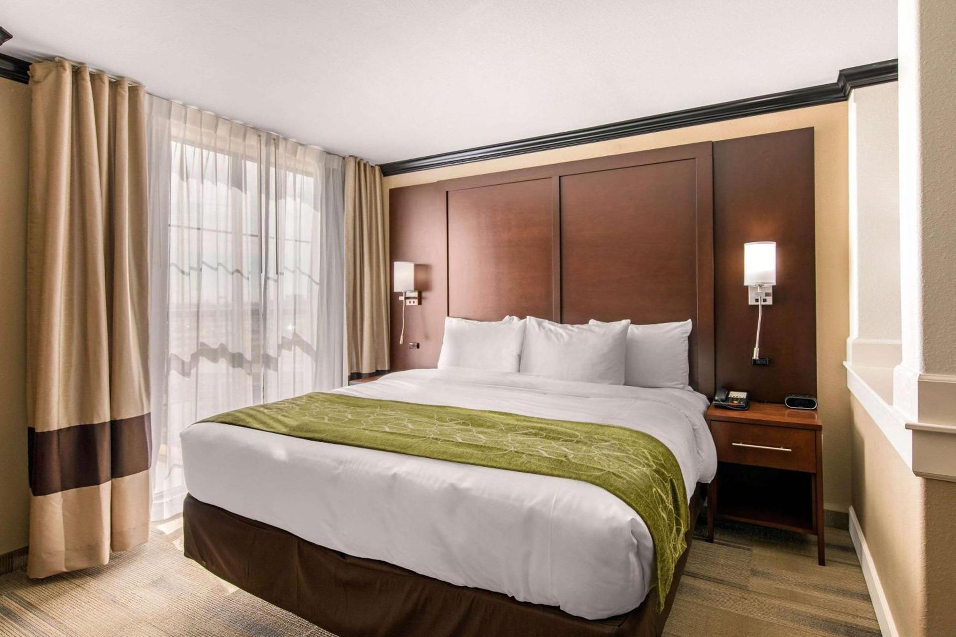 Comfort Suites Liberal North photo 26