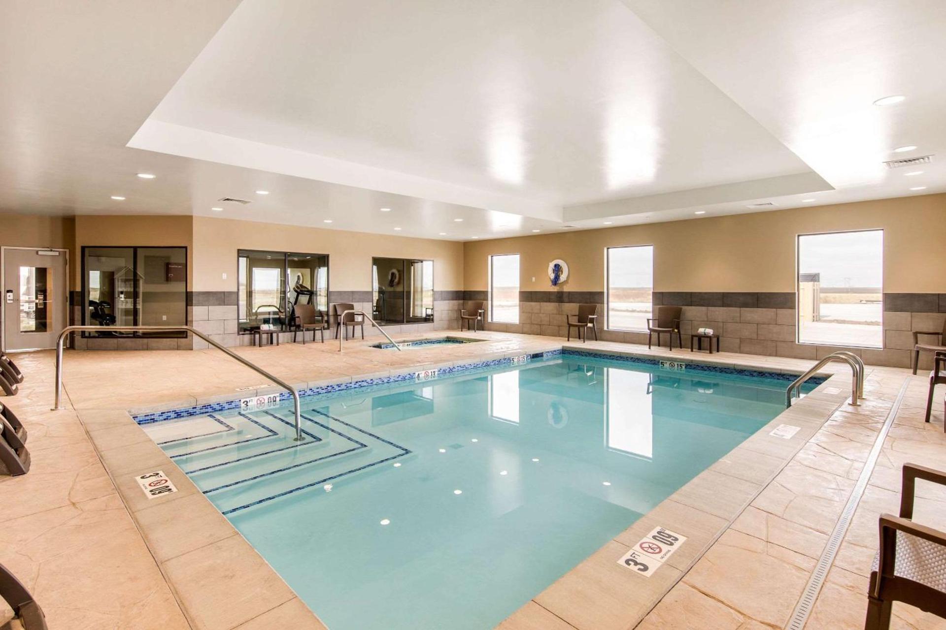Comfort Suites Liberal North photo 30