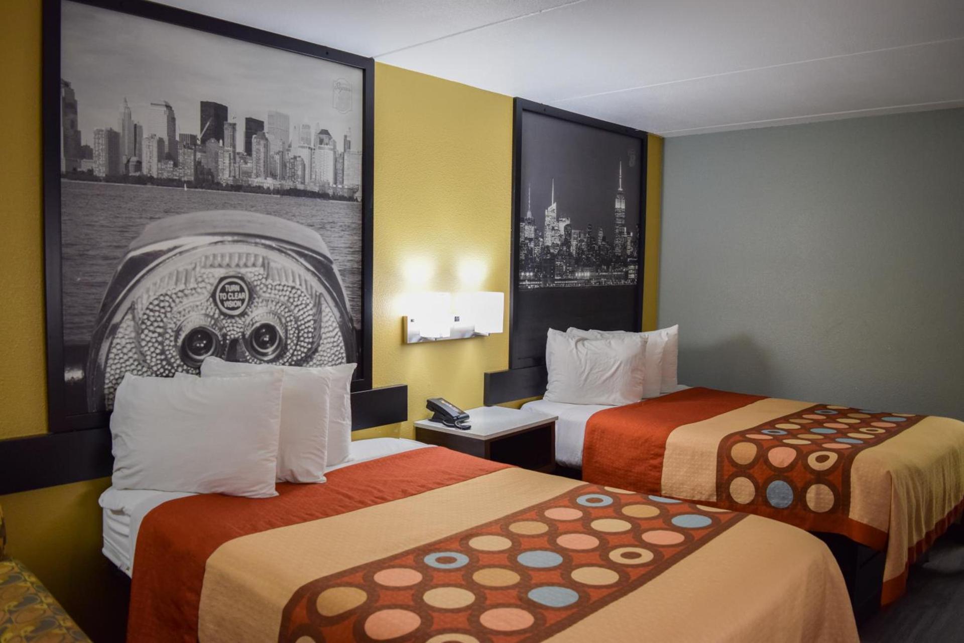 Super 8 by Wyndham Raleigh Downtown photo 13