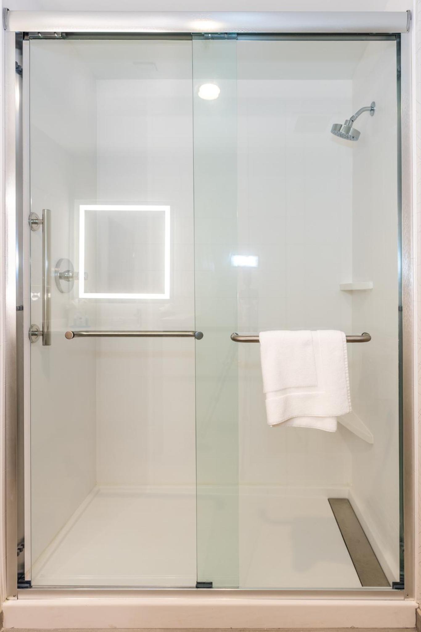Holiday Inn Express & Suites Charlottesville by IHG photo 93