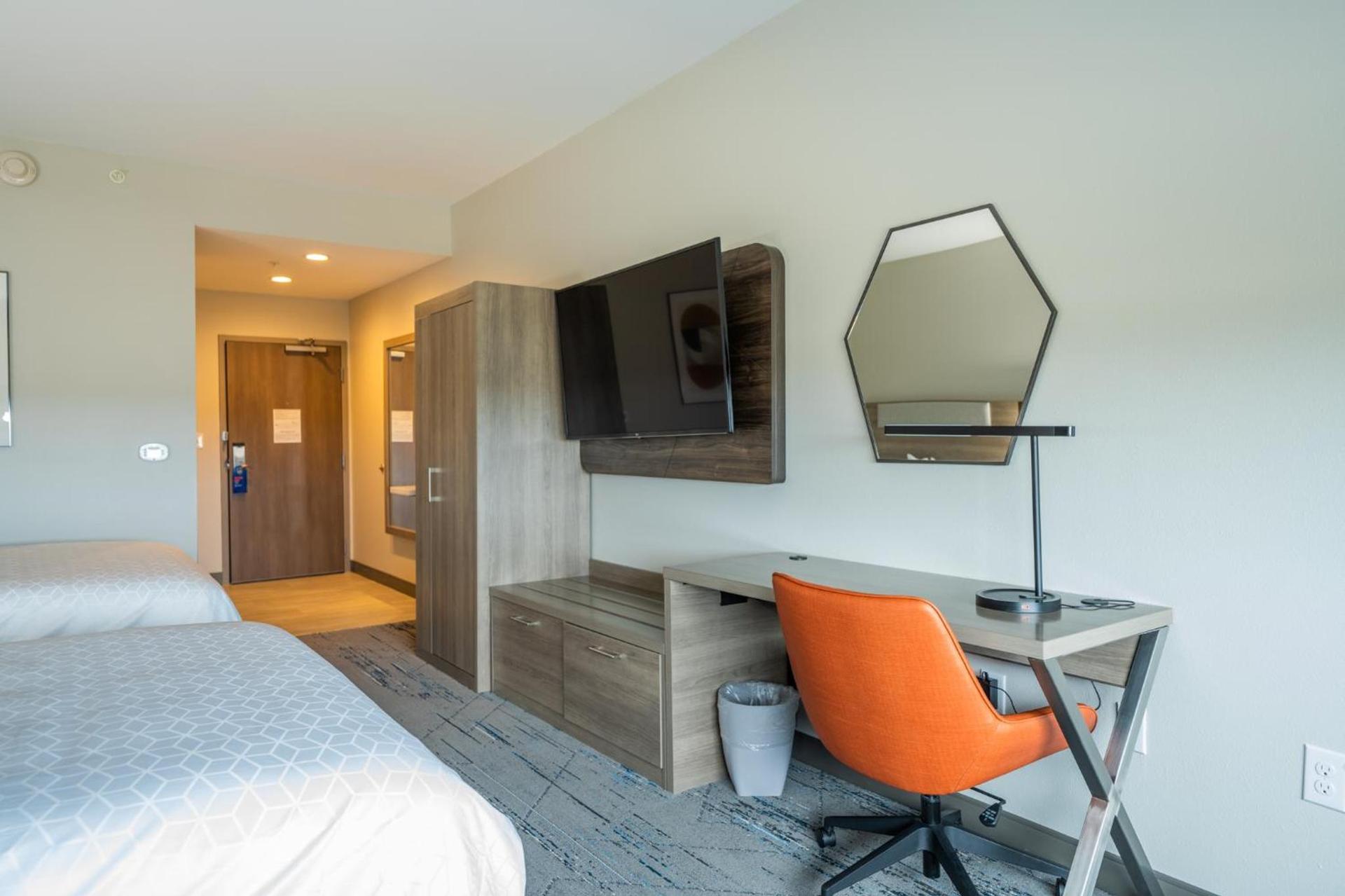 Holiday Inn Express & Suites Charlottesville by IHG photo 36