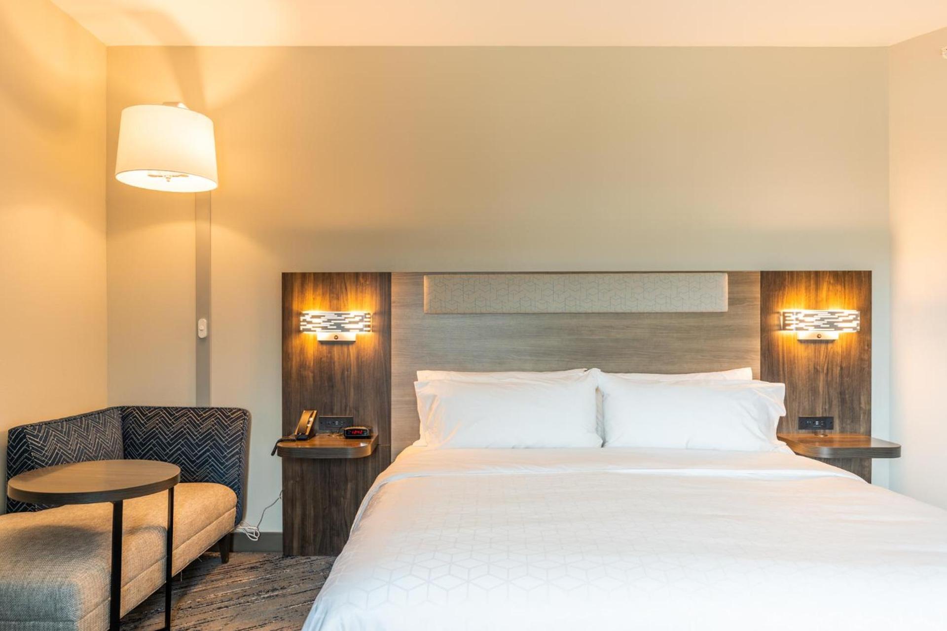Holiday Inn Express & Suites Charlottesville by IHG photo 28