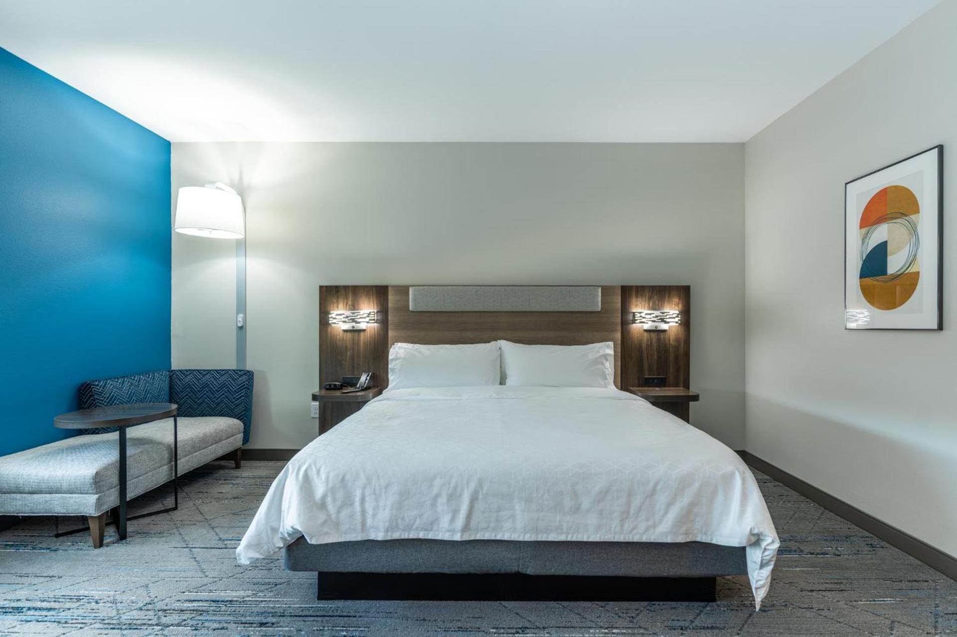 Holiday Inn Express & Suites Charlottesville by IHG photo 52
