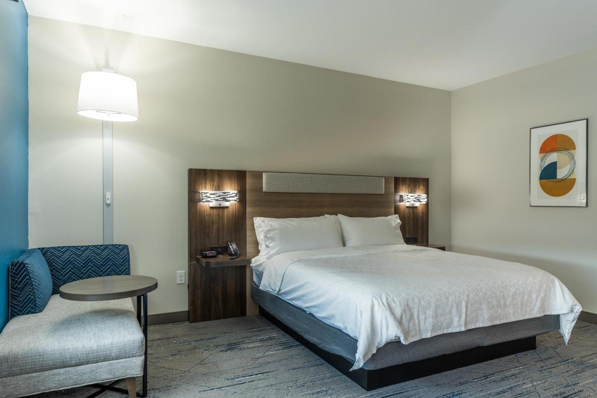 Holiday Inn Express & Suites Charlottesville by IHG photo 50