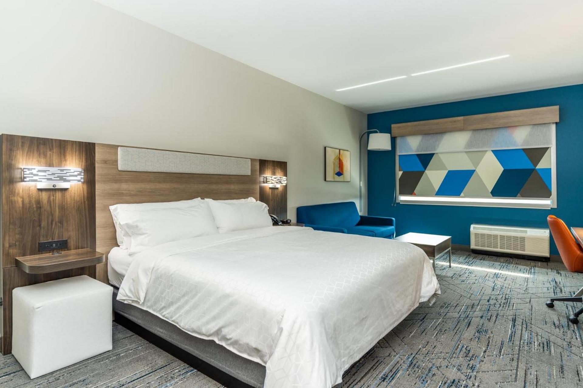 Holiday Inn Express & Suites Charlottesville by IHG photo 45
