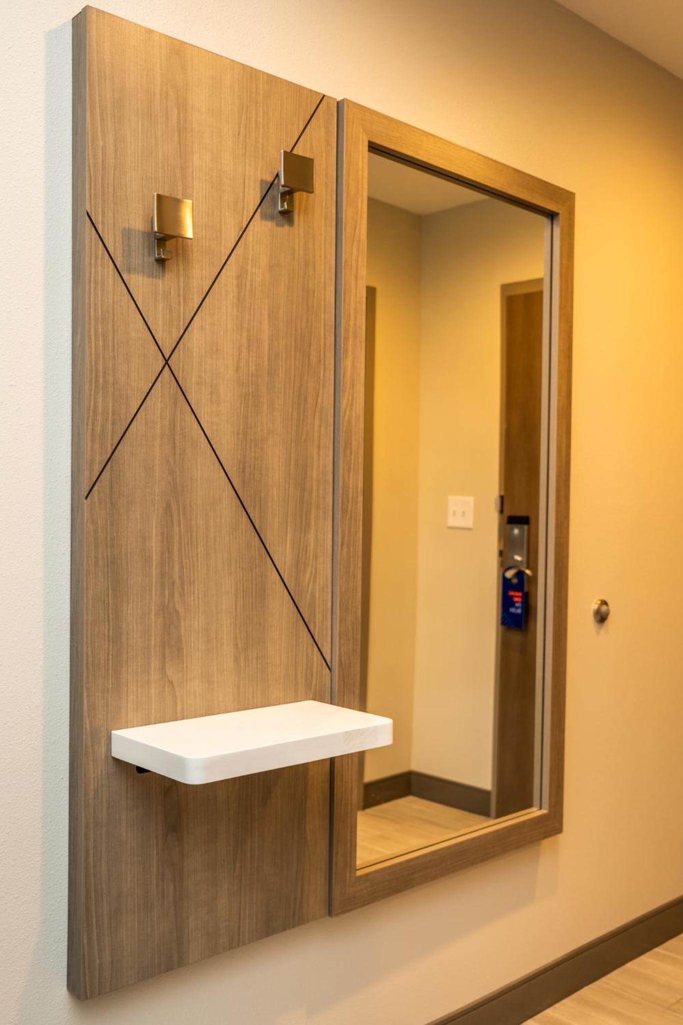 Holiday Inn Express & Suites Charlottesville by IHG photo 48