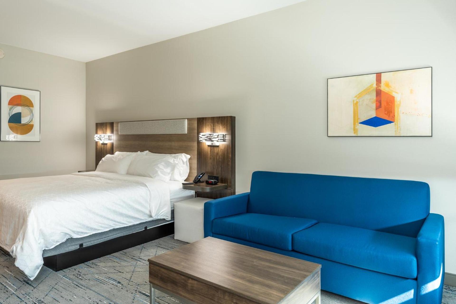 Holiday Inn Express & Suites Charlottesville by IHG photo 55