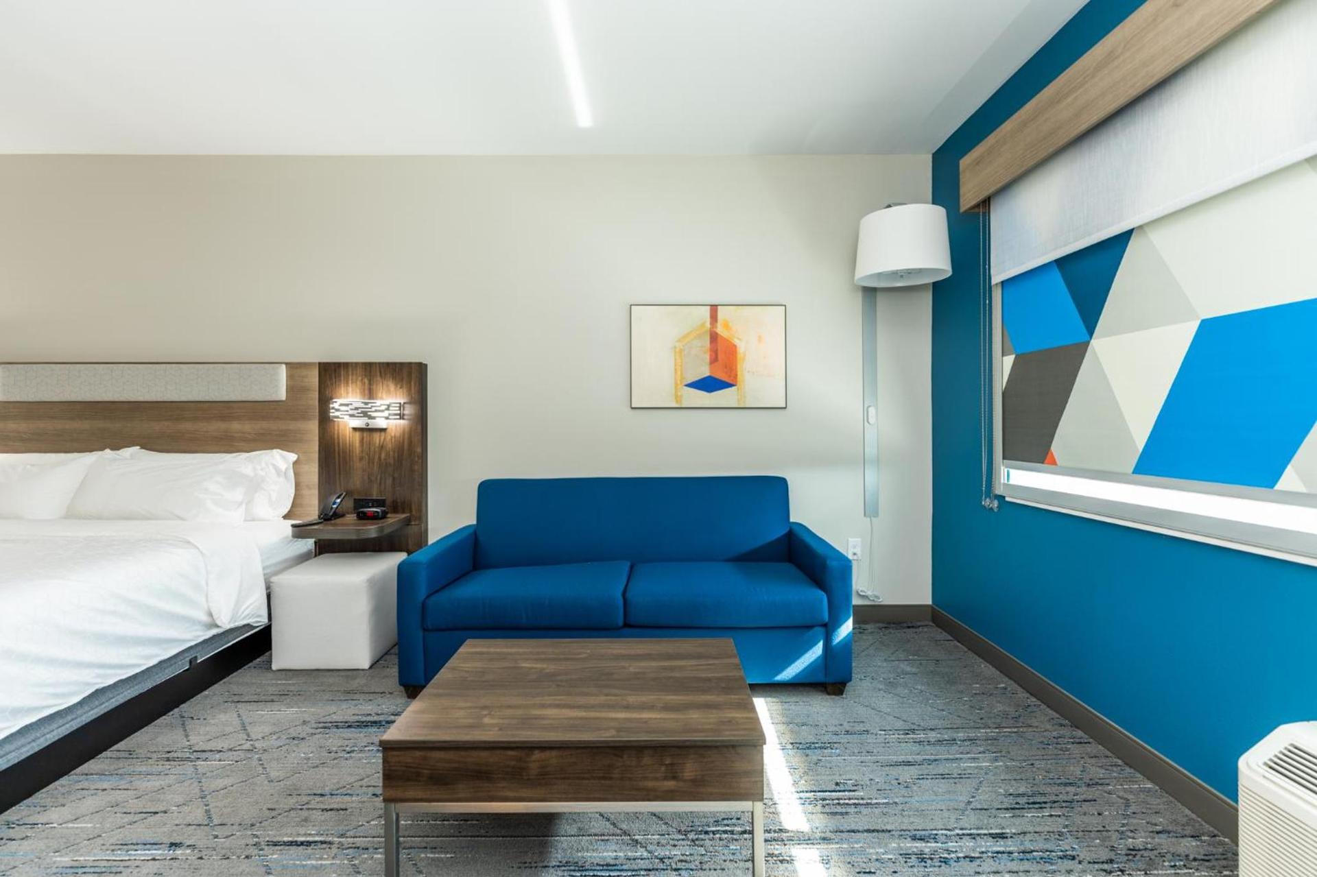 Holiday Inn Express & Suites Charlottesville by IHG photo 62