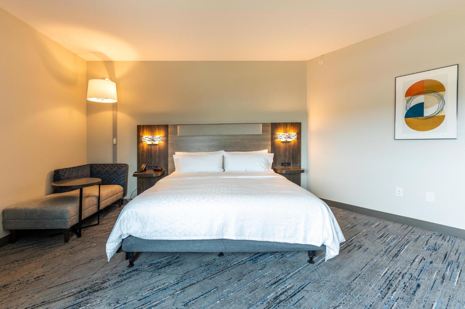 Holiday Inn Express & Suites Charlottesville by IHG photo 79