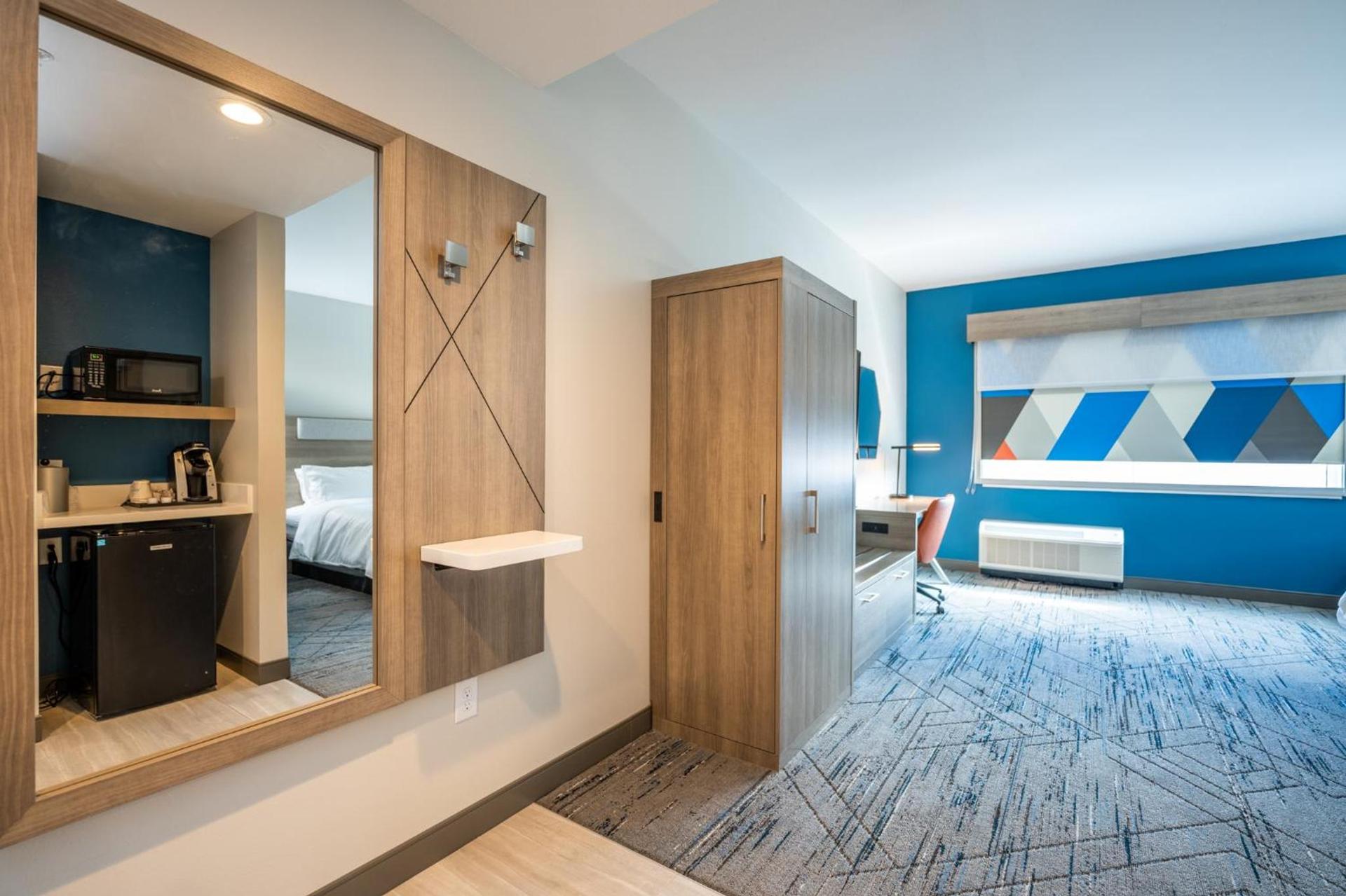 Holiday Inn Express & Suites Charlottesville by IHG photo 73