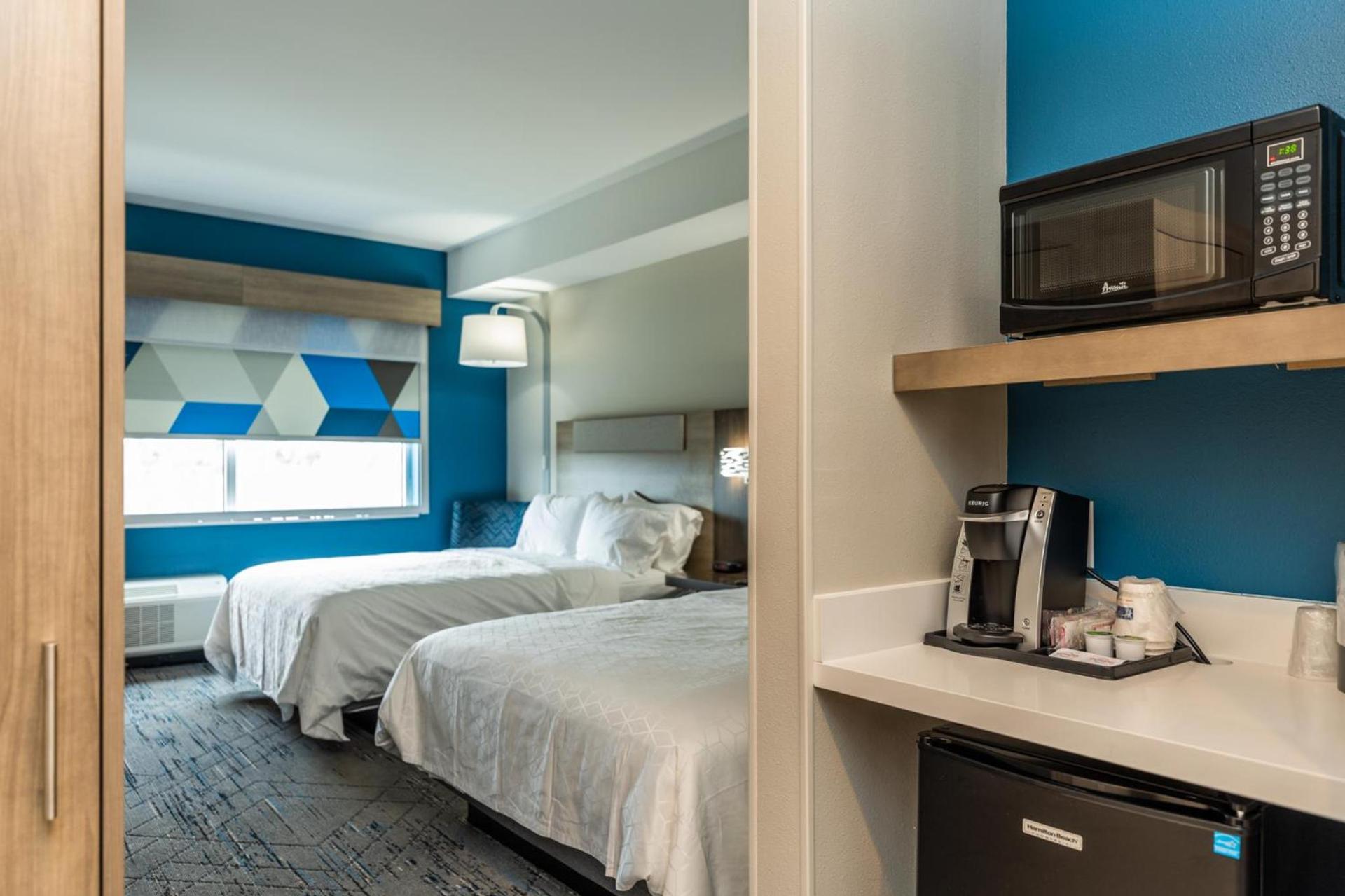Holiday Inn Express & Suites Charlottesville by IHG photo 91