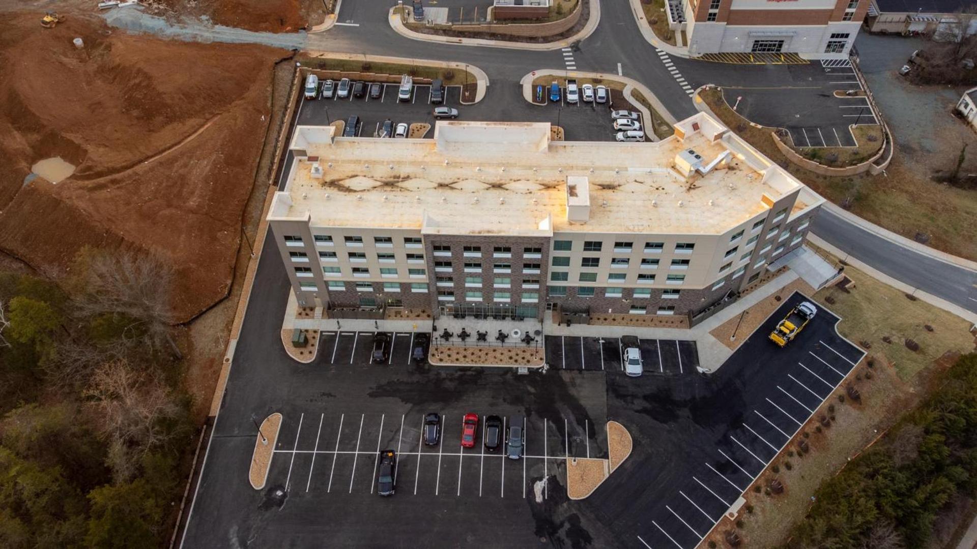 Holiday Inn Express & Suites Charlottesville by IHG photo 94