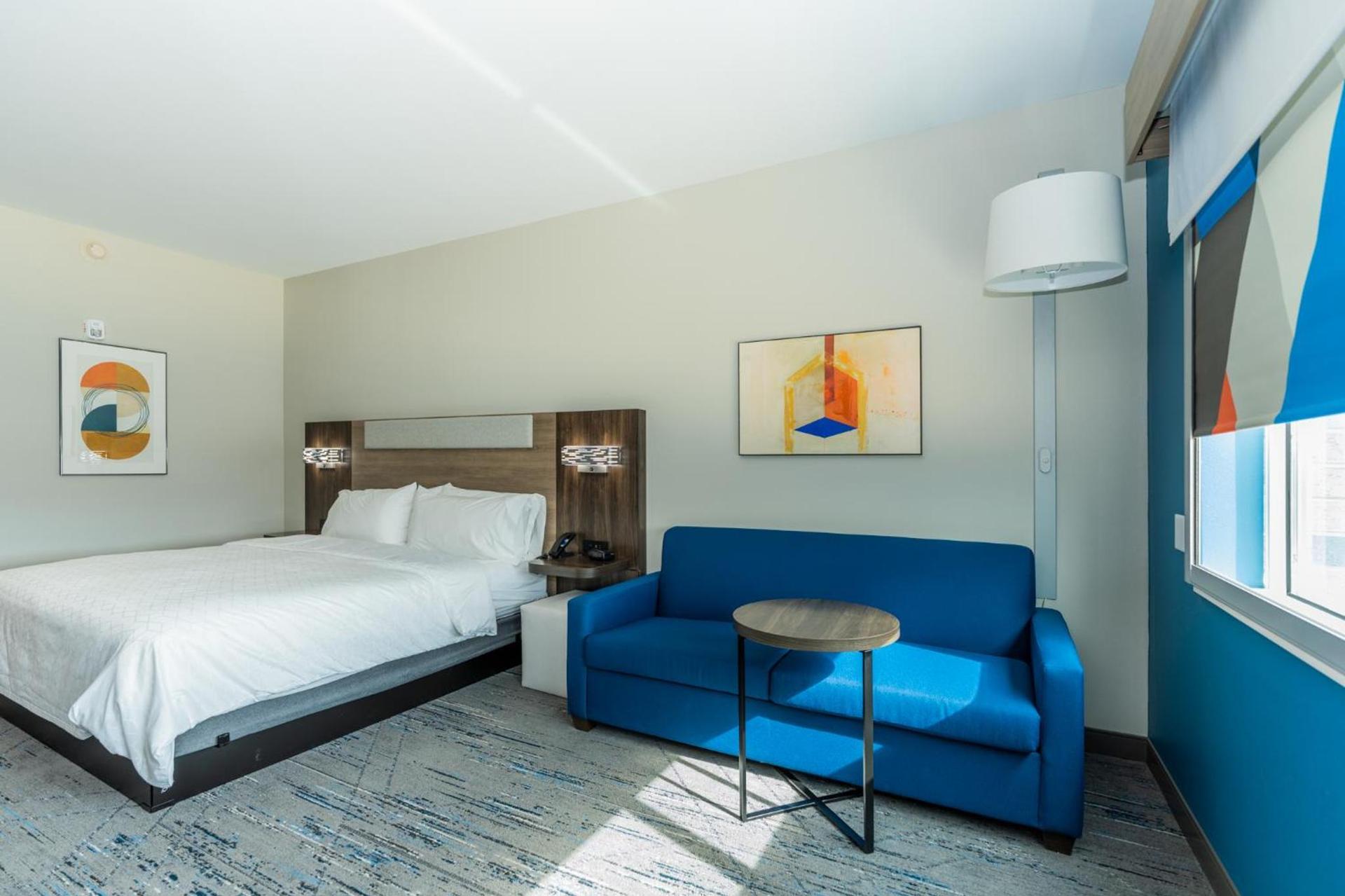 Holiday Inn Express & Suites Charlottesville by IHG photo 97