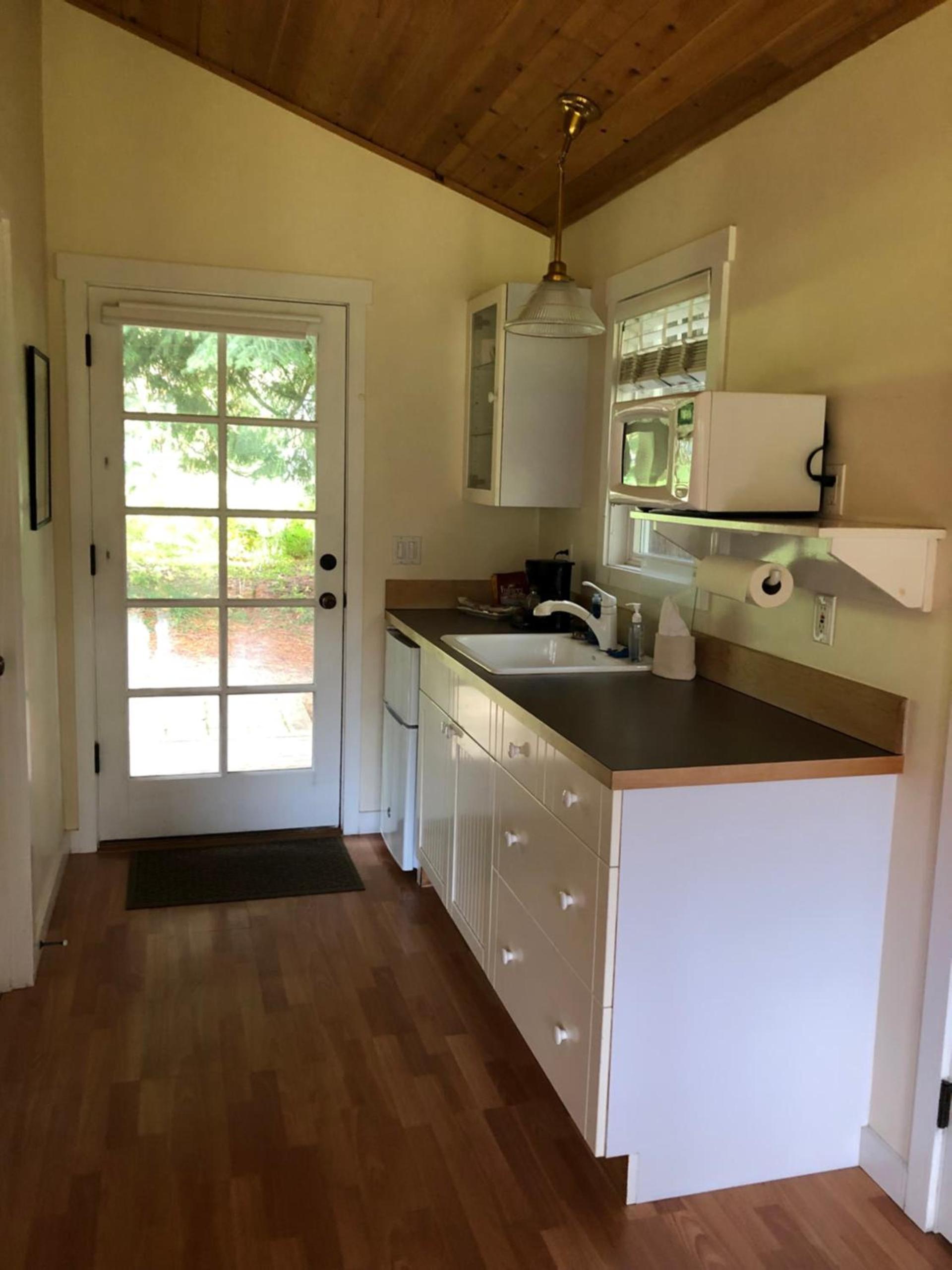 Lopez Farm Cottages & Tent Camping photo 17