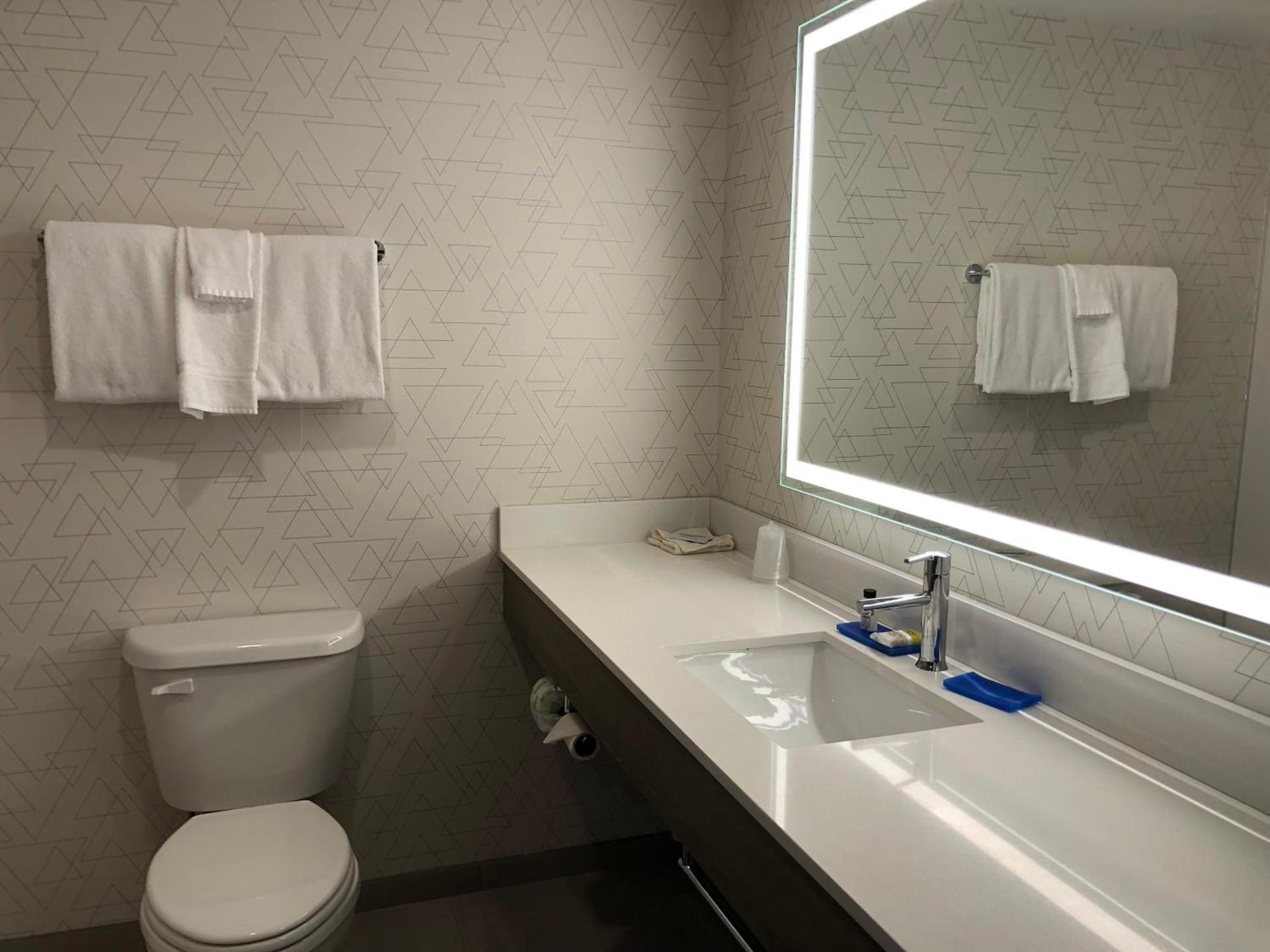 Holiday Inn Express & Suites Donegal by IHG photo 13