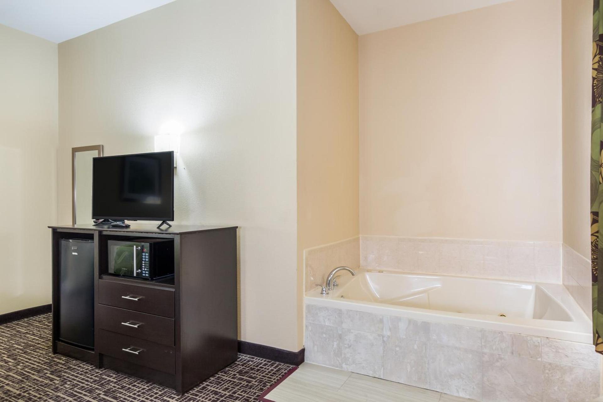 Quality Inn & Suites Caseyville - St Louis photo 37