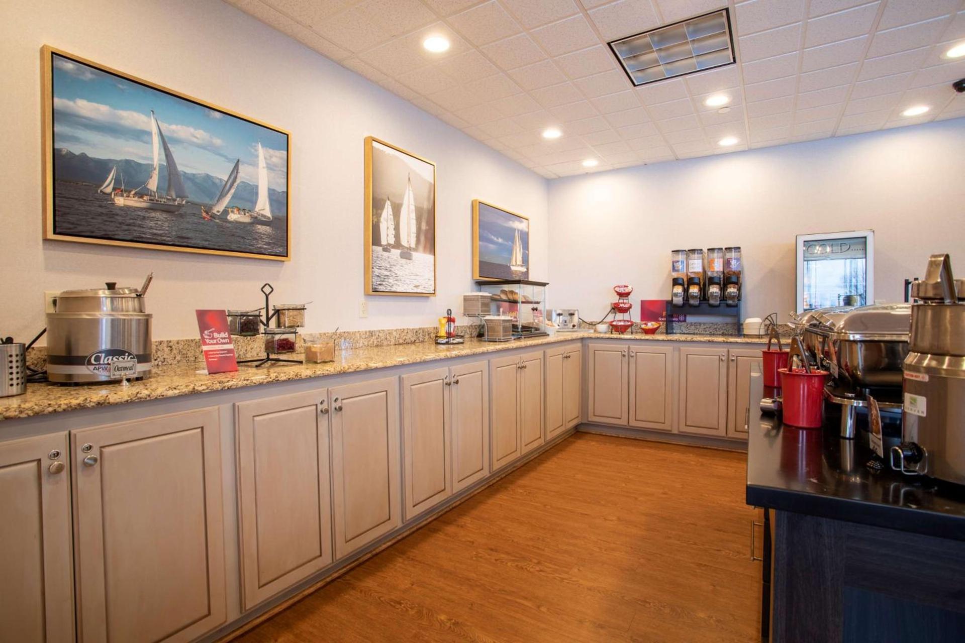 Best Western Plus Flathead Lake Inn and Suites photo 34