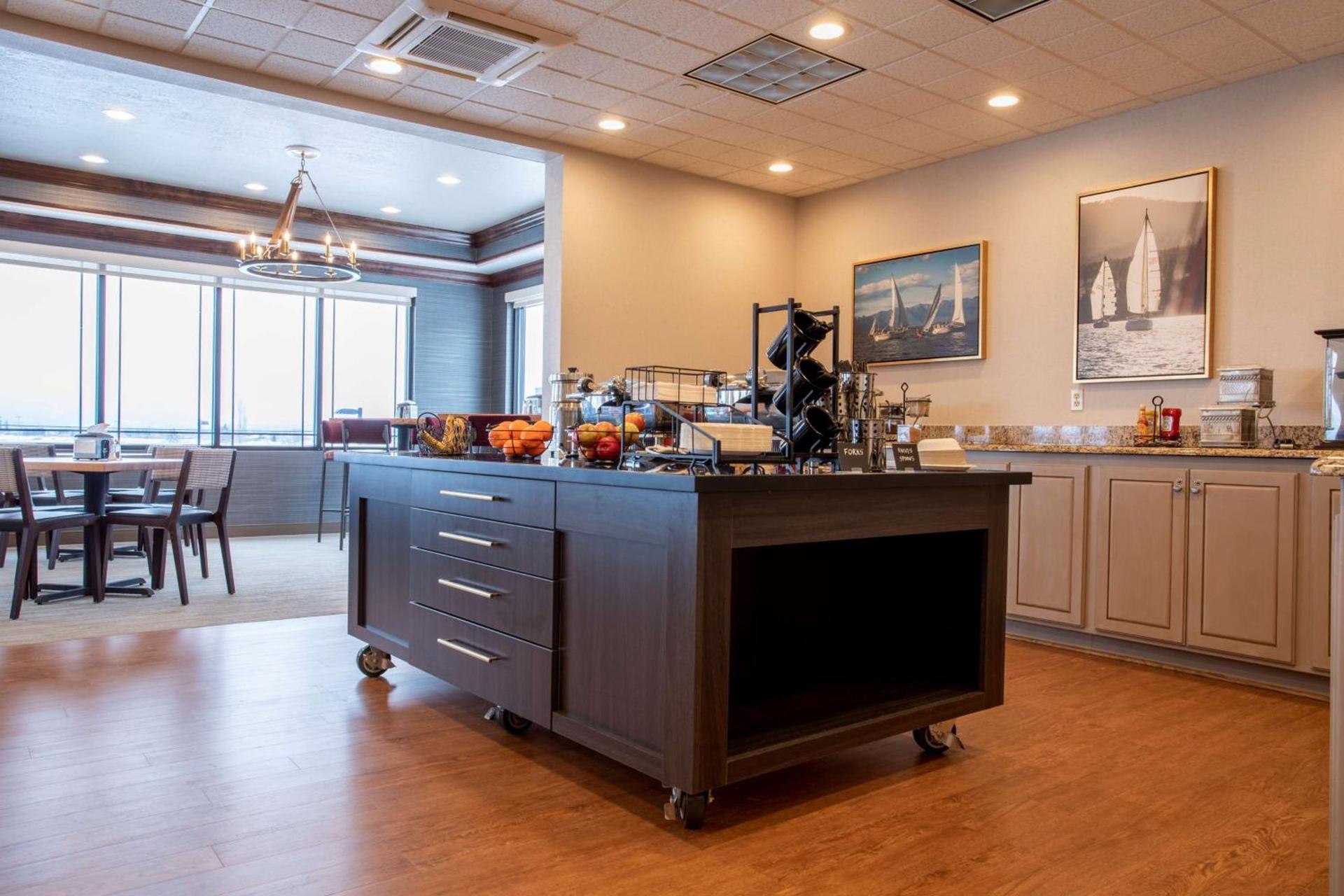 Best Western Plus Flathead Lake Inn and Suites photo 32