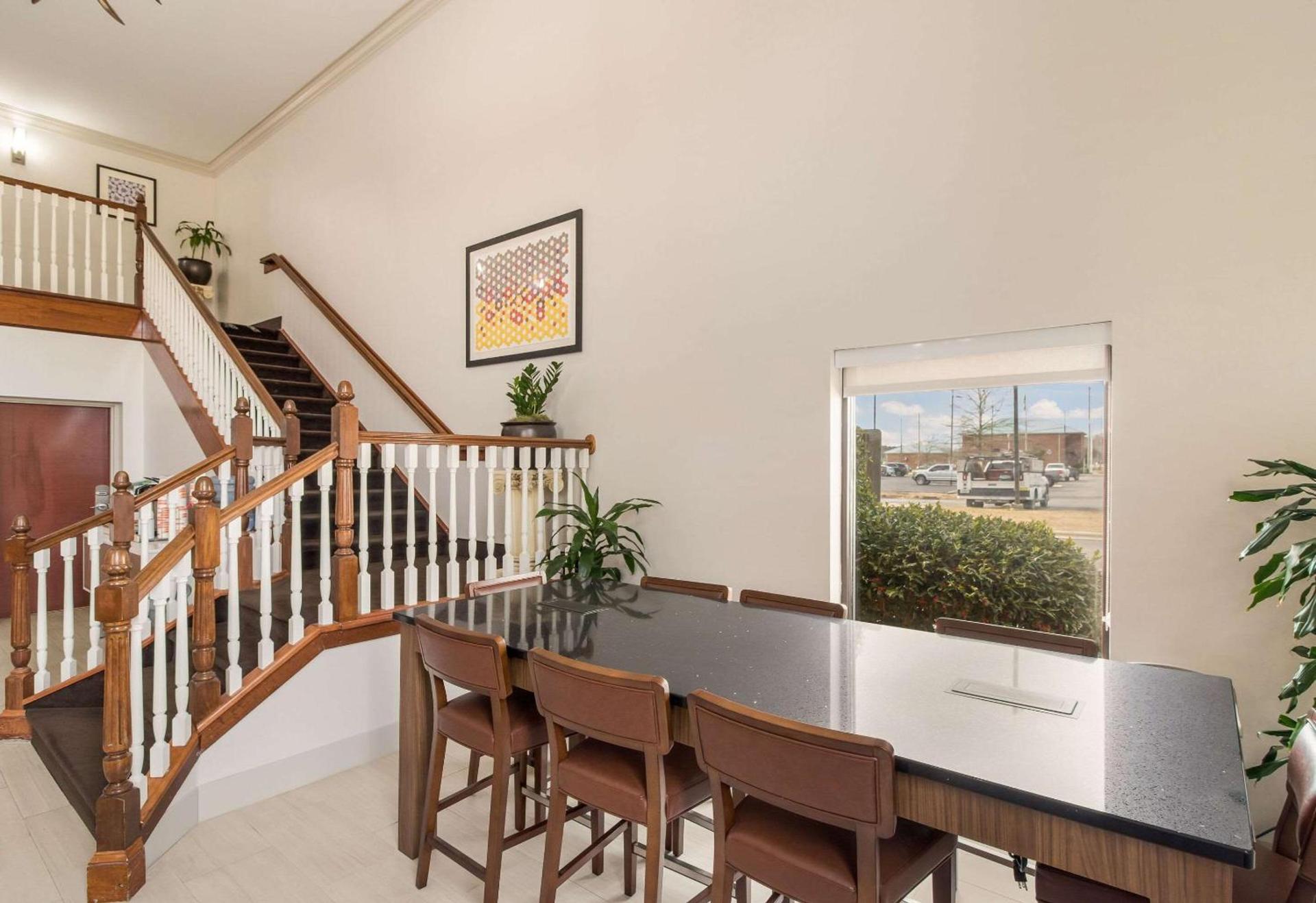 Clarion Pointe New Bern photo 28