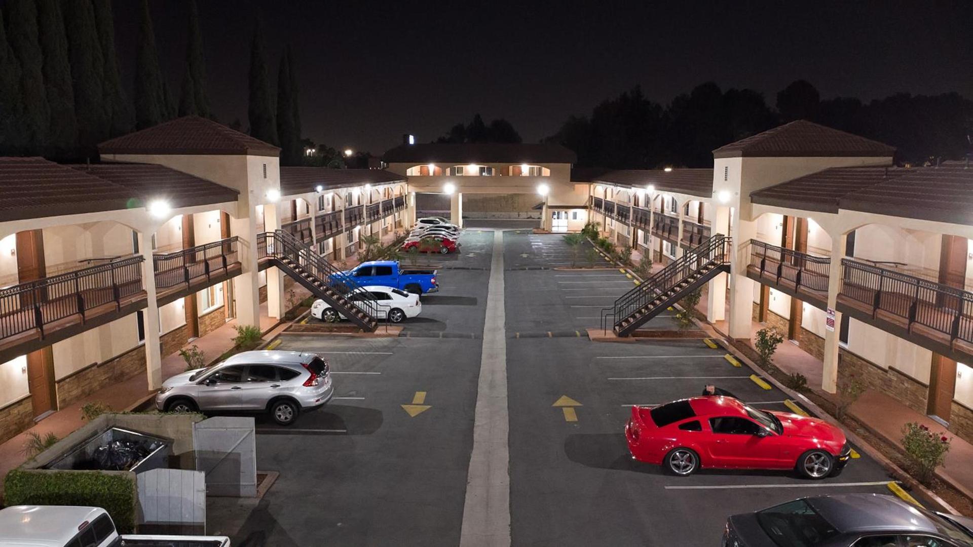 Travelodge Inn & Suites by Wyndham West Covina photo 16