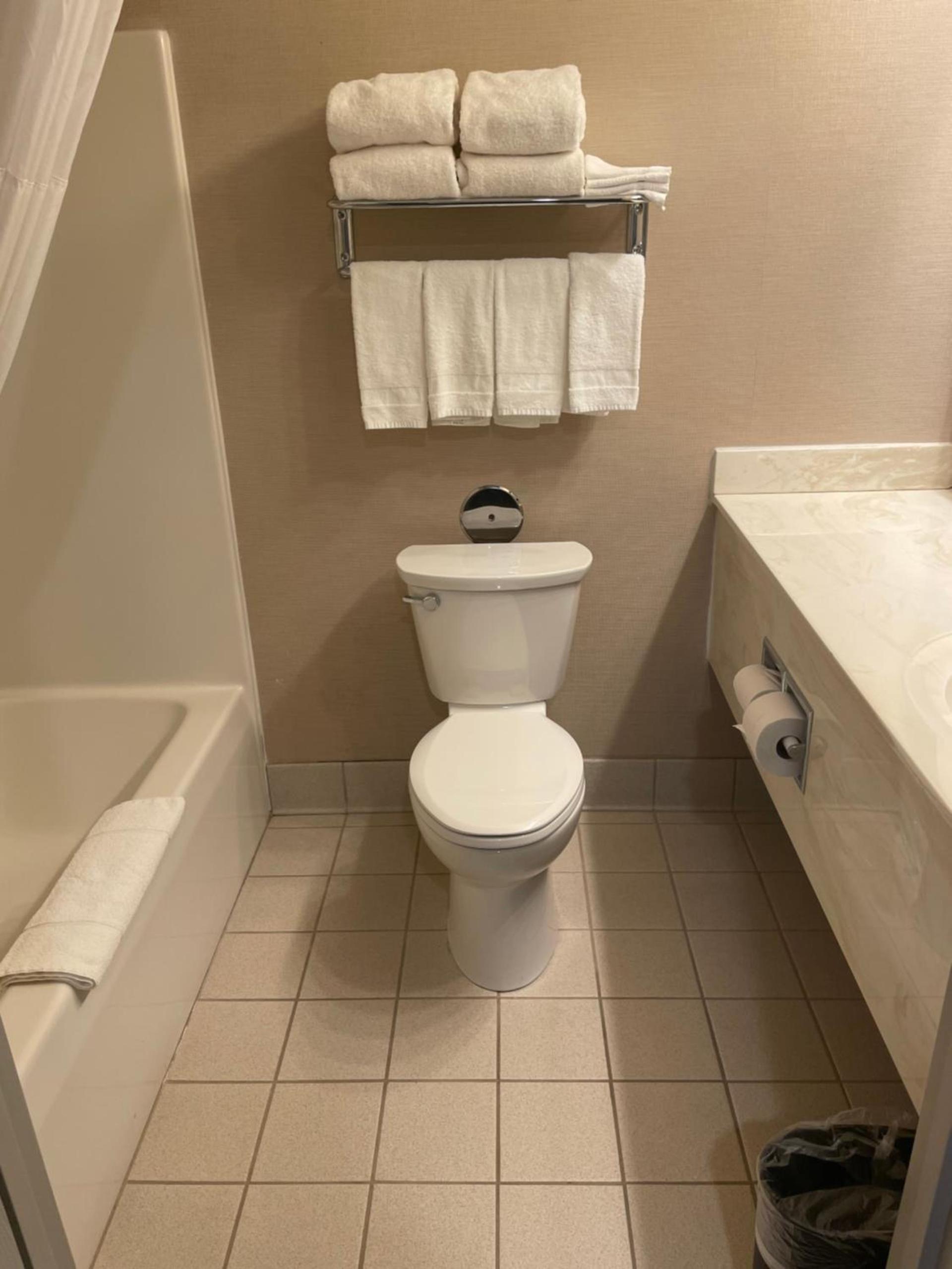 Country Inn & Suites by Radisson, Madison, WI photo 10