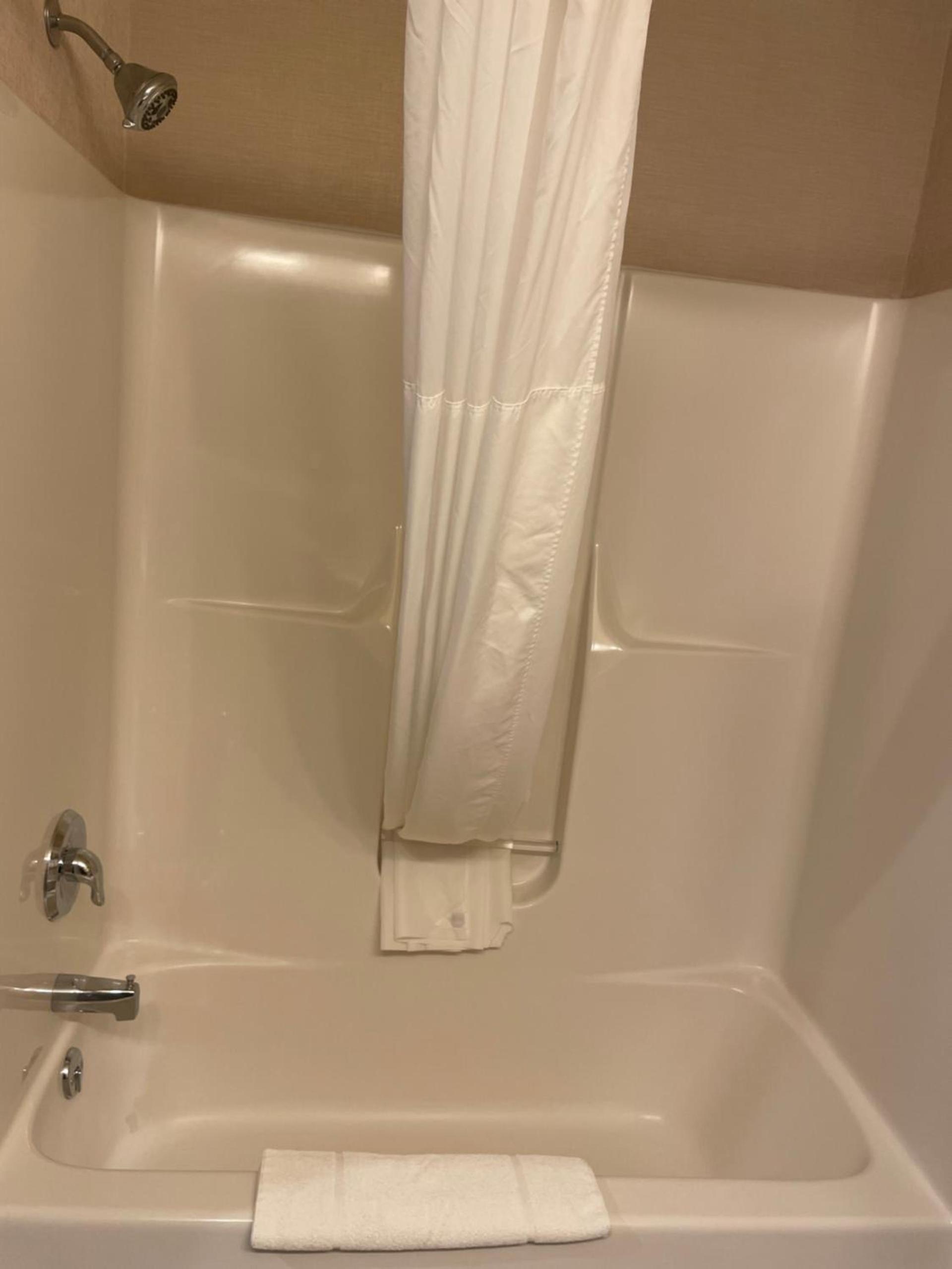 Country Inn & Suites by Radisson, Madison, WI photo 32