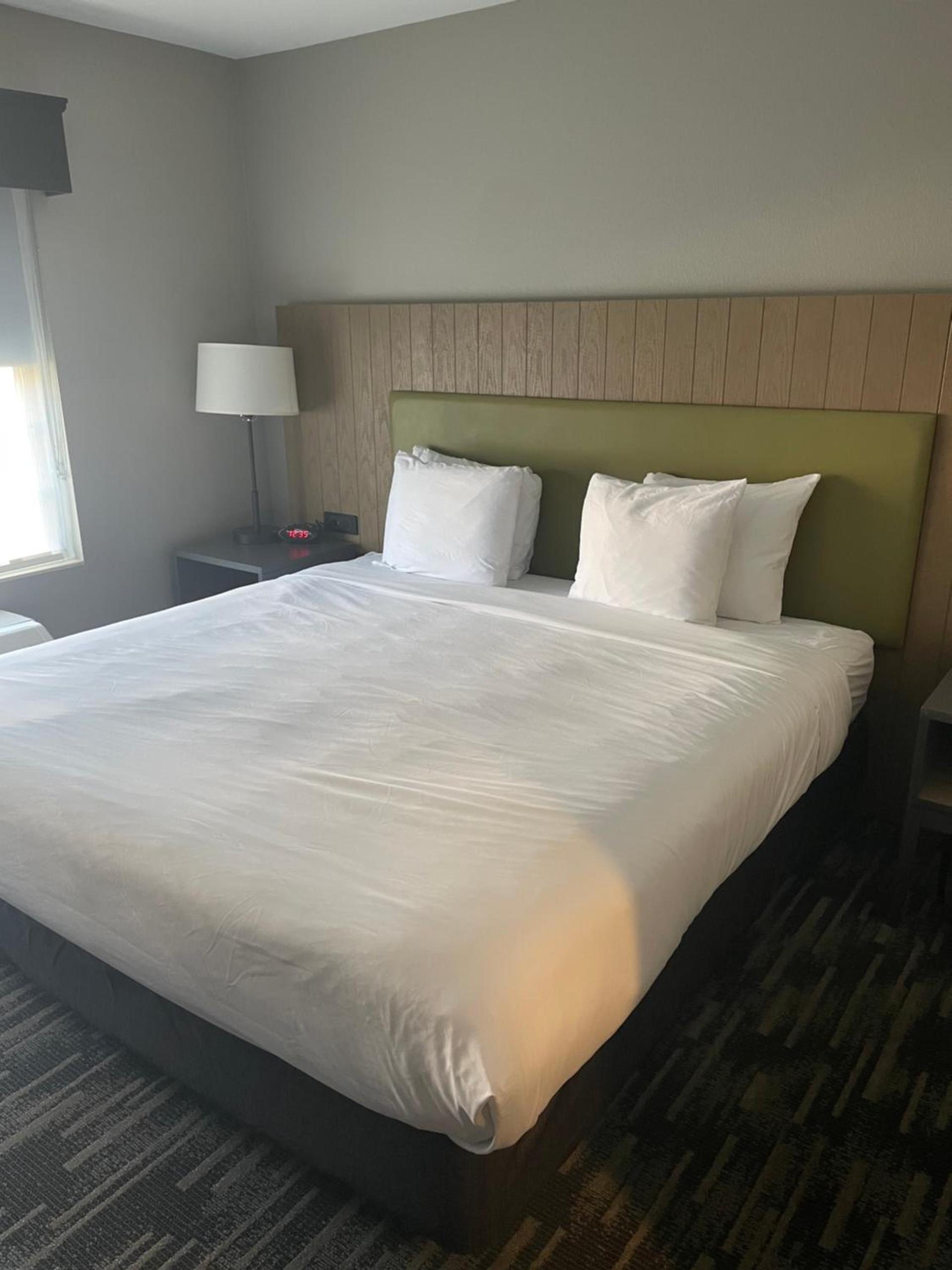 Country Inn & Suites by Radisson, Madison, WI photo 27