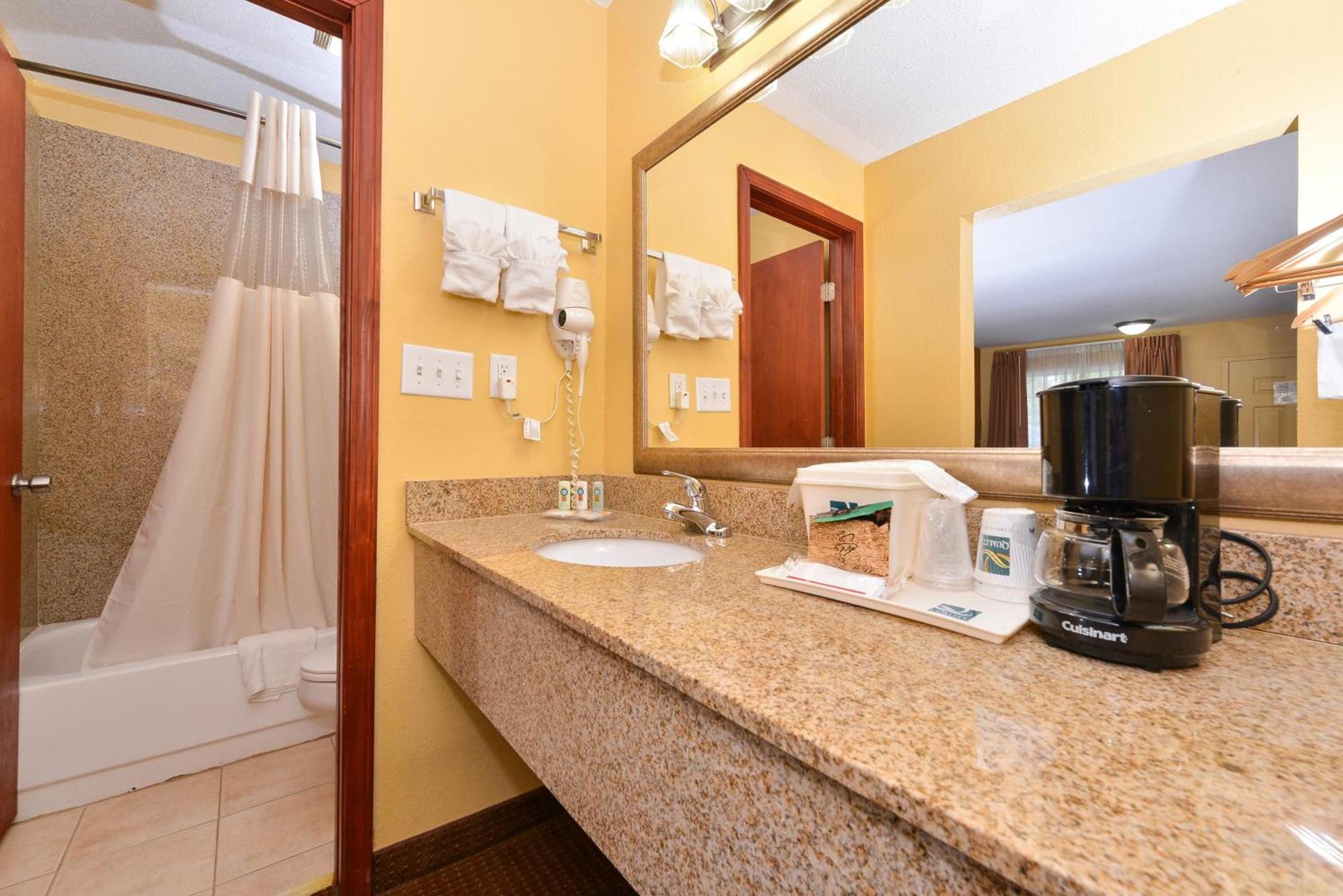 Quality Inn & Suites Cartersville North photo 5