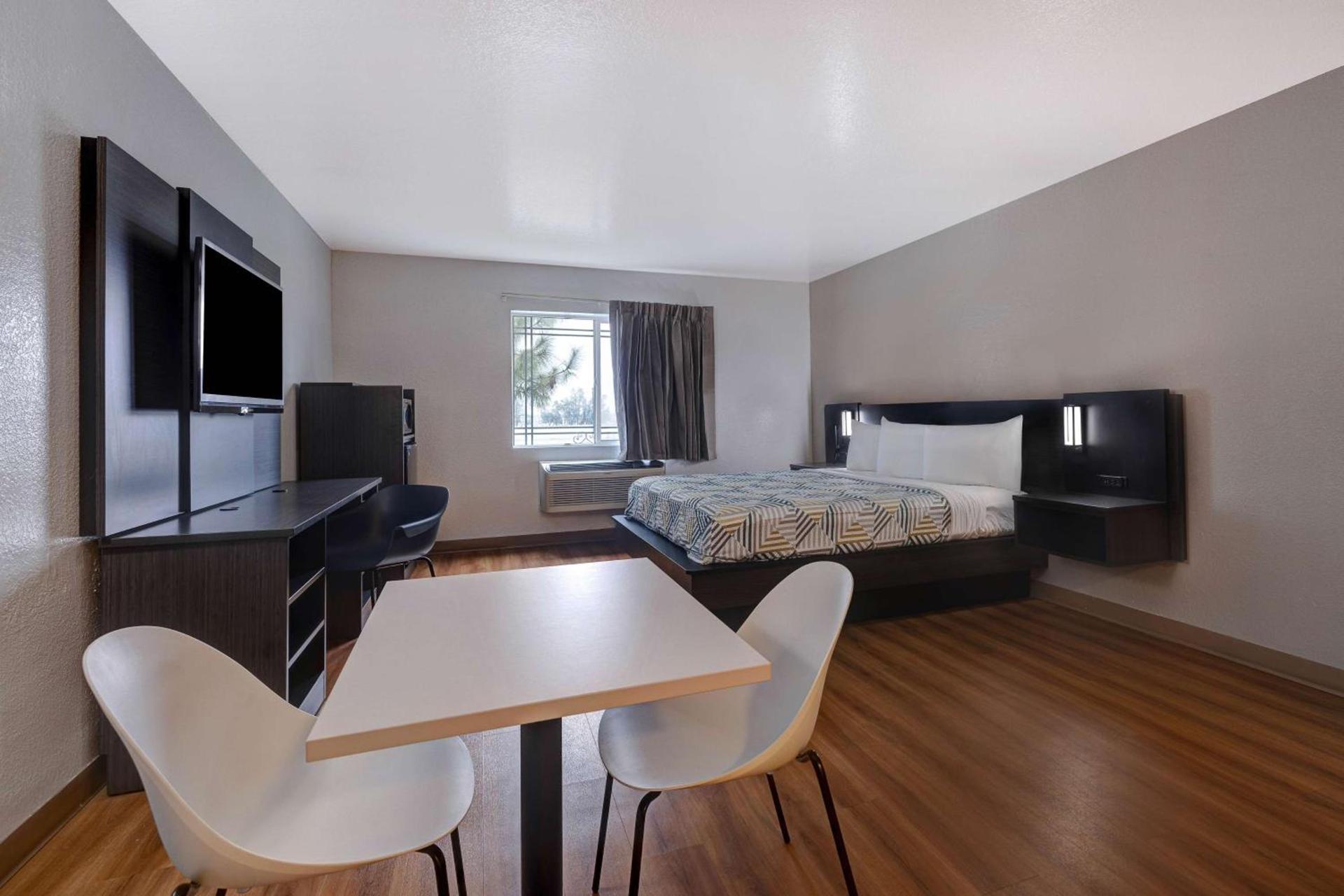 Motel 6-Buttonwillow, CA Central photo 9