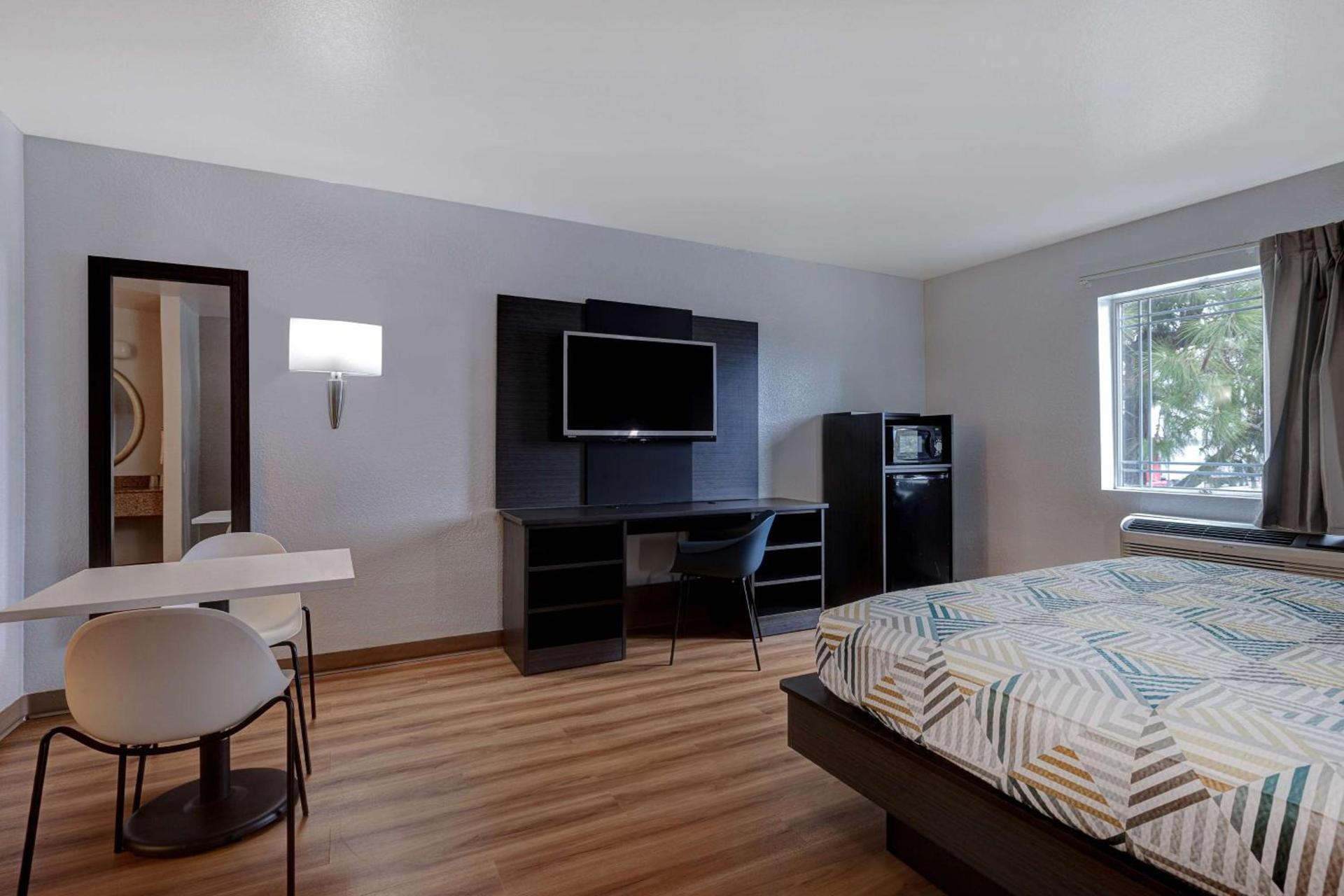 Motel 6-Buttonwillow, CA Central photo 24