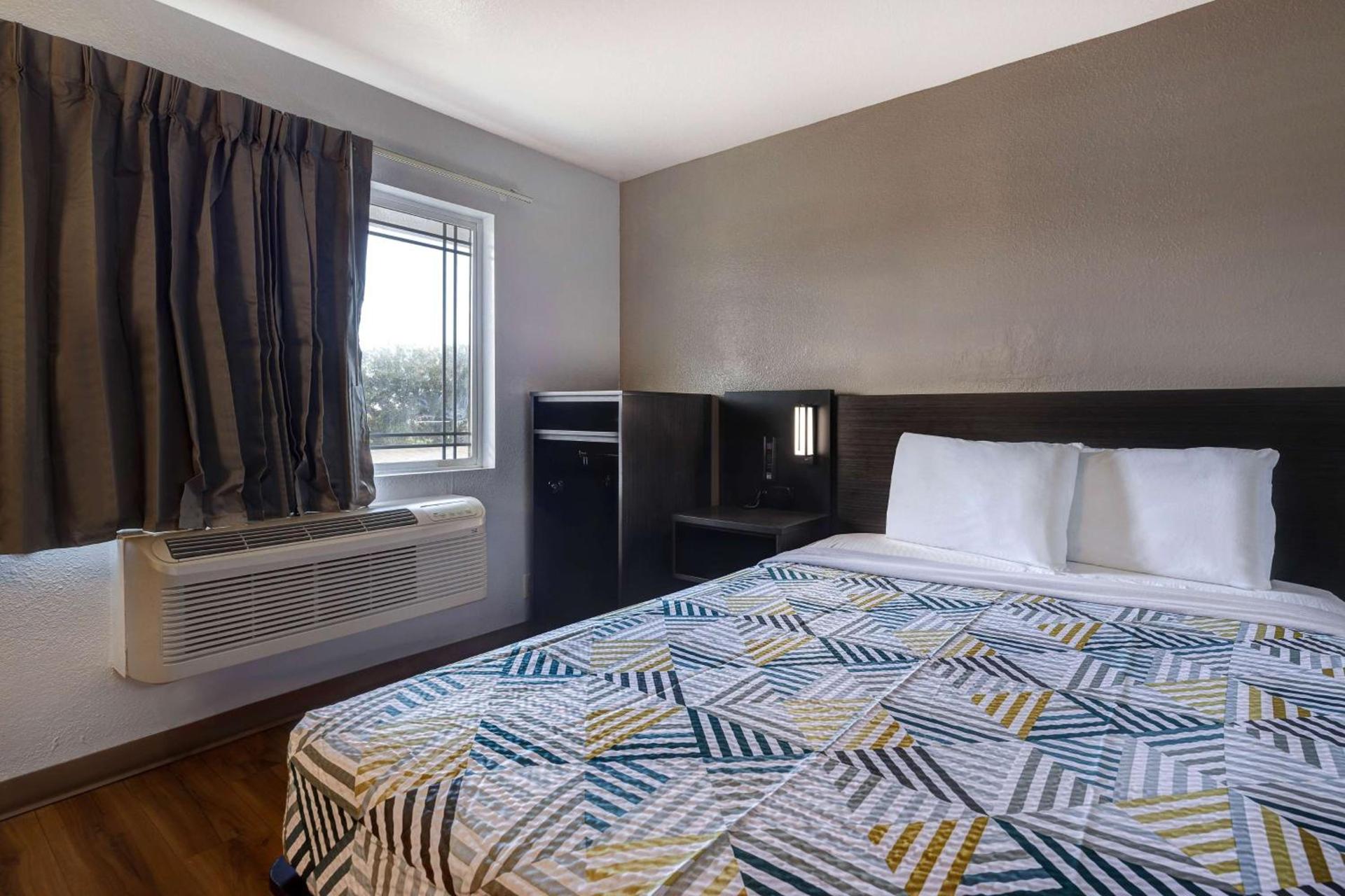 Motel 6-Buttonwillow, CA Central photo 12
