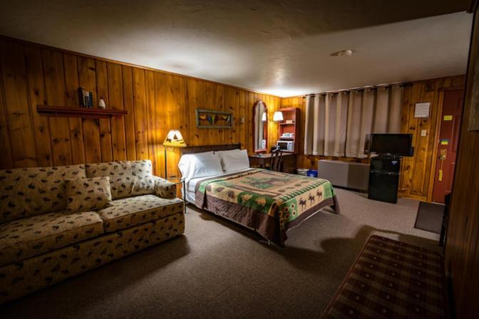 Riverside Motel photo 28