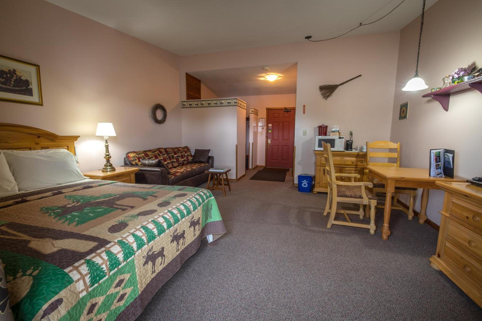 Riverside Motel photo 30
