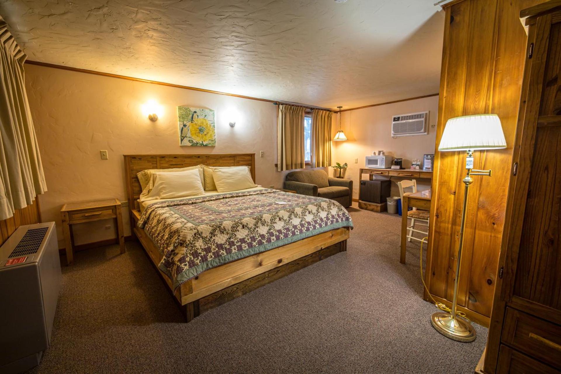 Riverside Motel photo 36