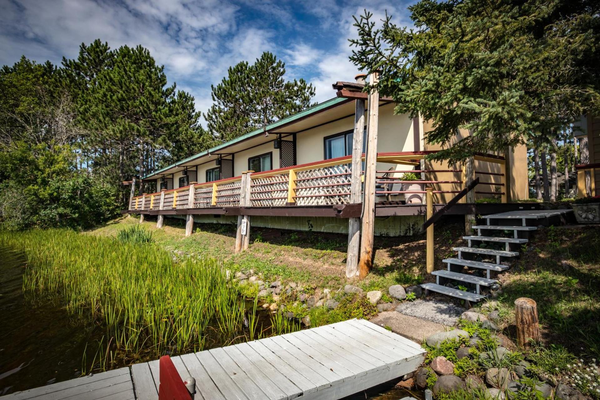 Riverside Motel photo 2