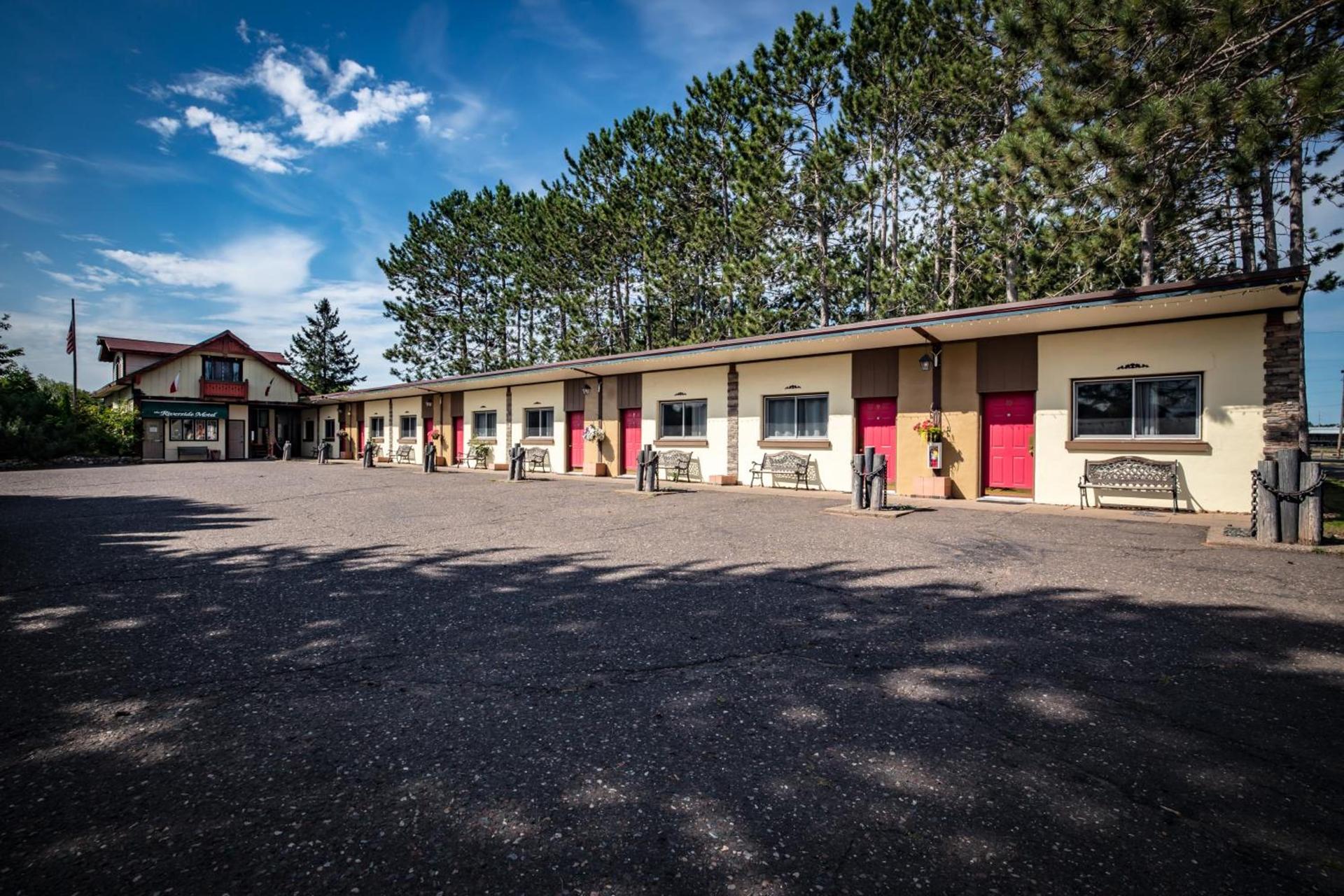 Riverside Motel photo 7